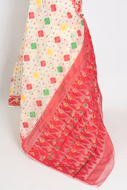 Sneha : Blended Soft Cotton Jamdani Bengali Saree in Cream and Red image 3