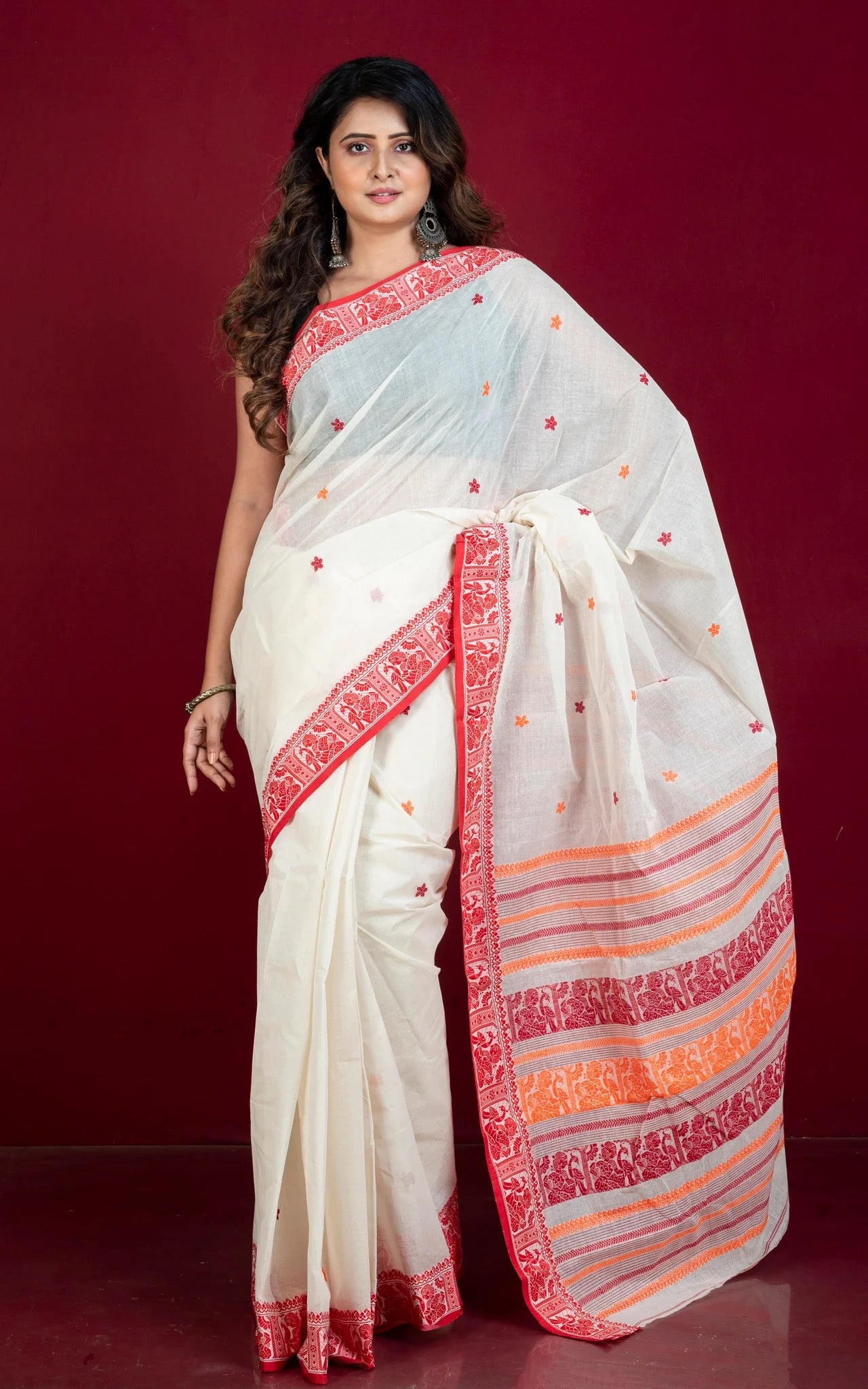 Bengal Handloom Cotton Baluchari Saree with Starch in Off White and Red.