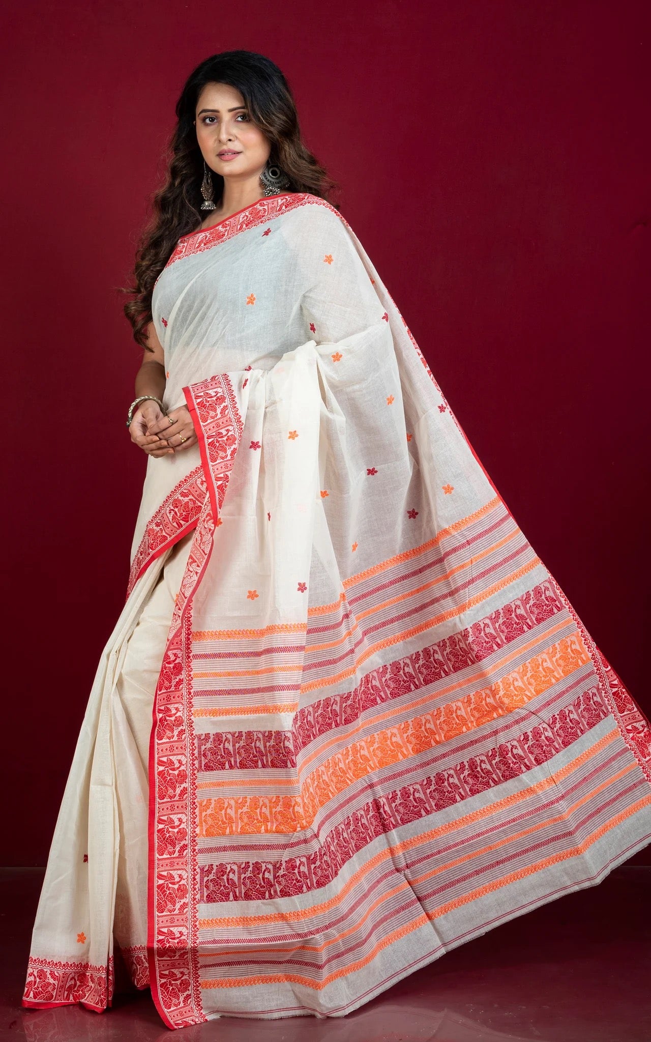 Bengal Handloom Cotton Baluchari Saree with Starch in Off White and Red.