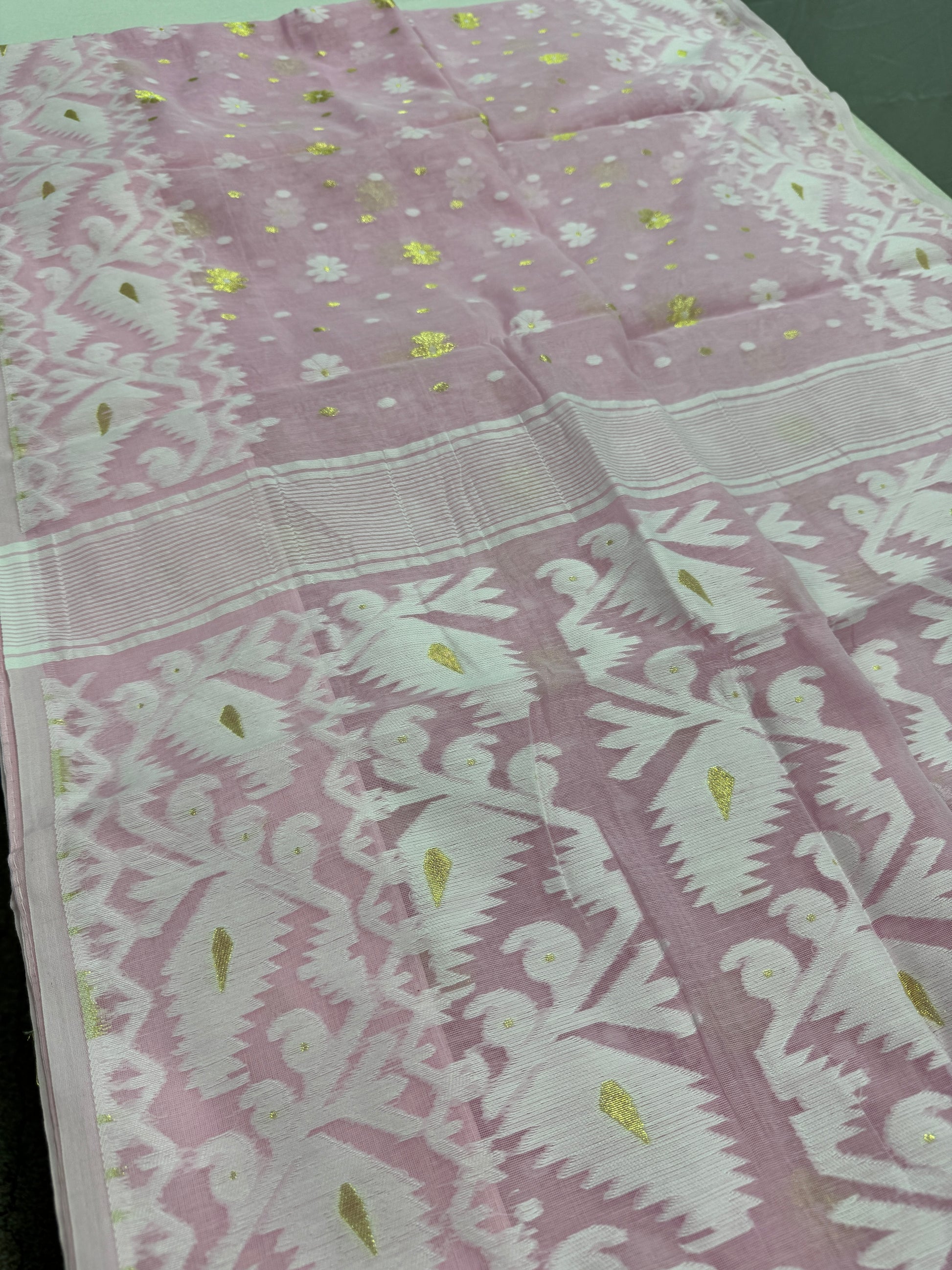 Sanchita : Baby Pink and Gold Blended Soft Cotton Jamdani Saree image 4