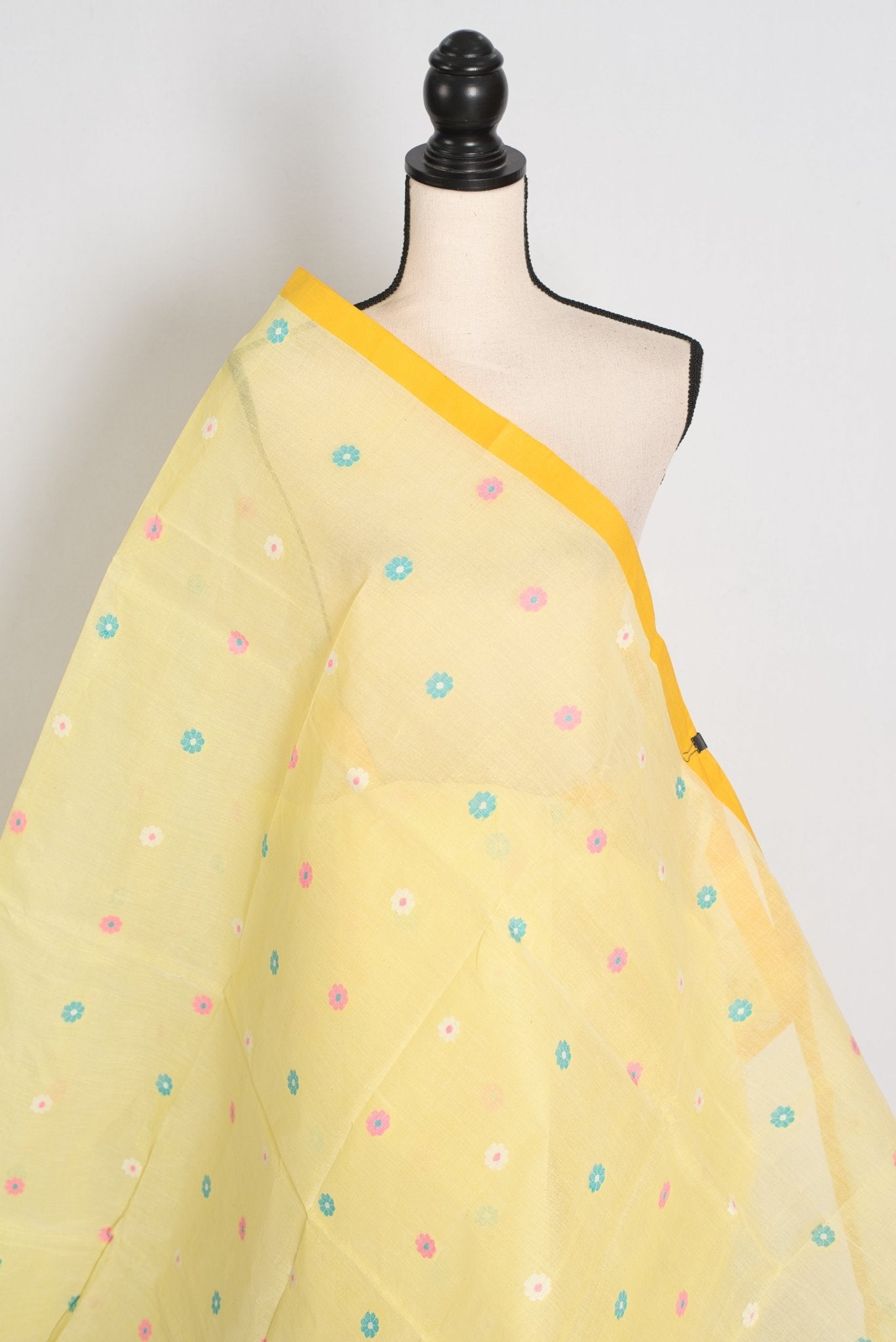 Bhumi: Light Yellow Pure Bengal Cotton Jamdani Saree - Handloom Tant - Saree Mandi