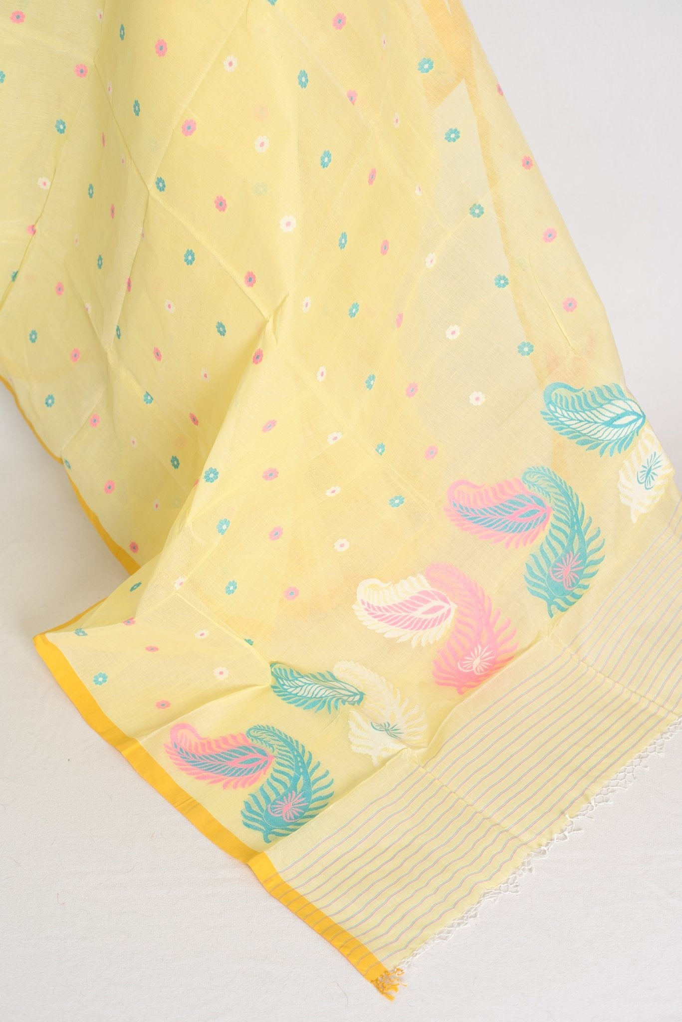 Bhumi: Light Yellow Pure Bengal Cotton Jamdani Saree - Handloom Tant - Saree Mandi