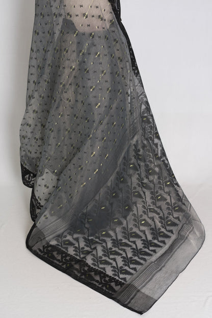 Grey Jamdani saree — border detail