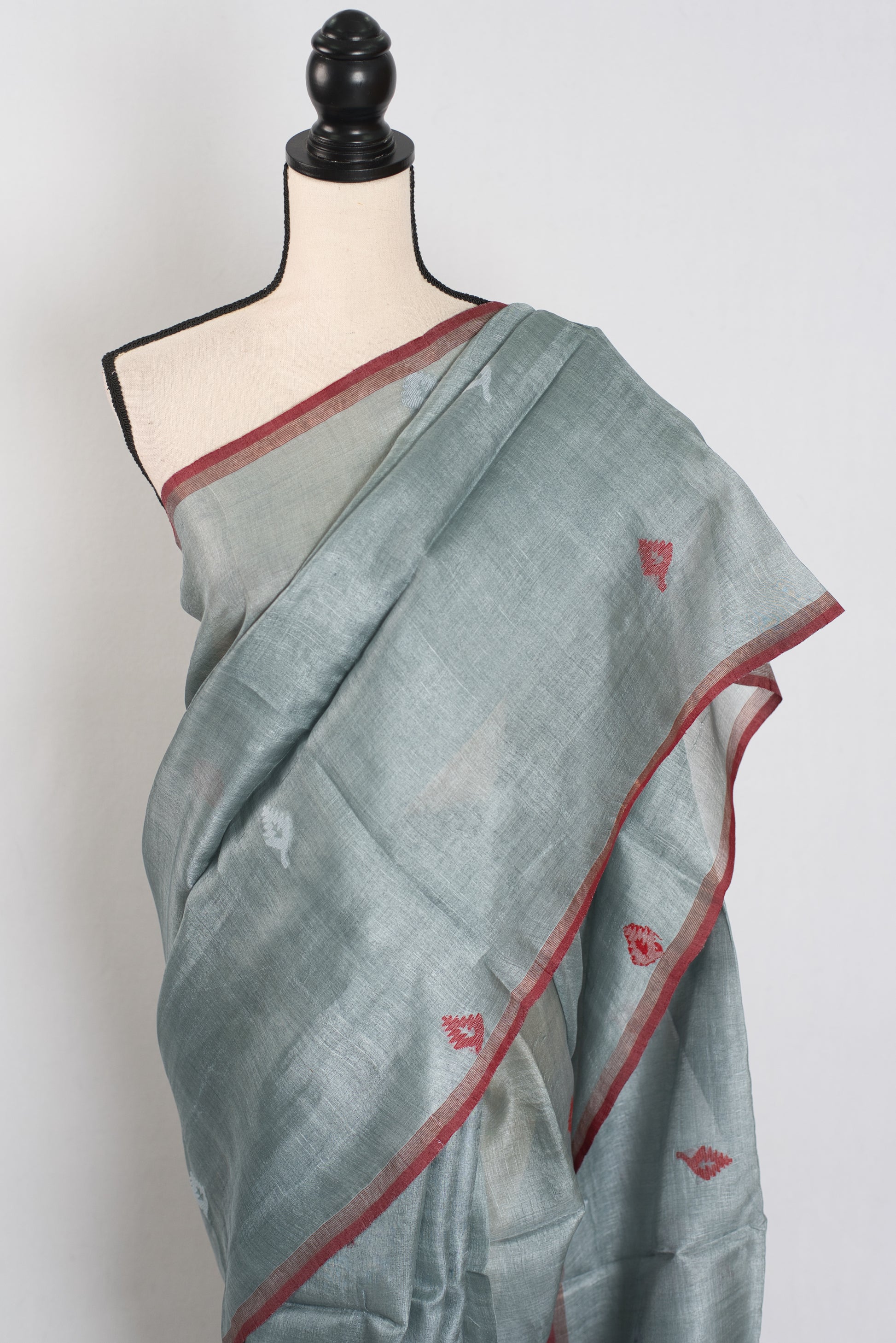 Benu: Grey & Red Bengal Tussar Silk Saree | Intricate Jamdani Weaving image 6