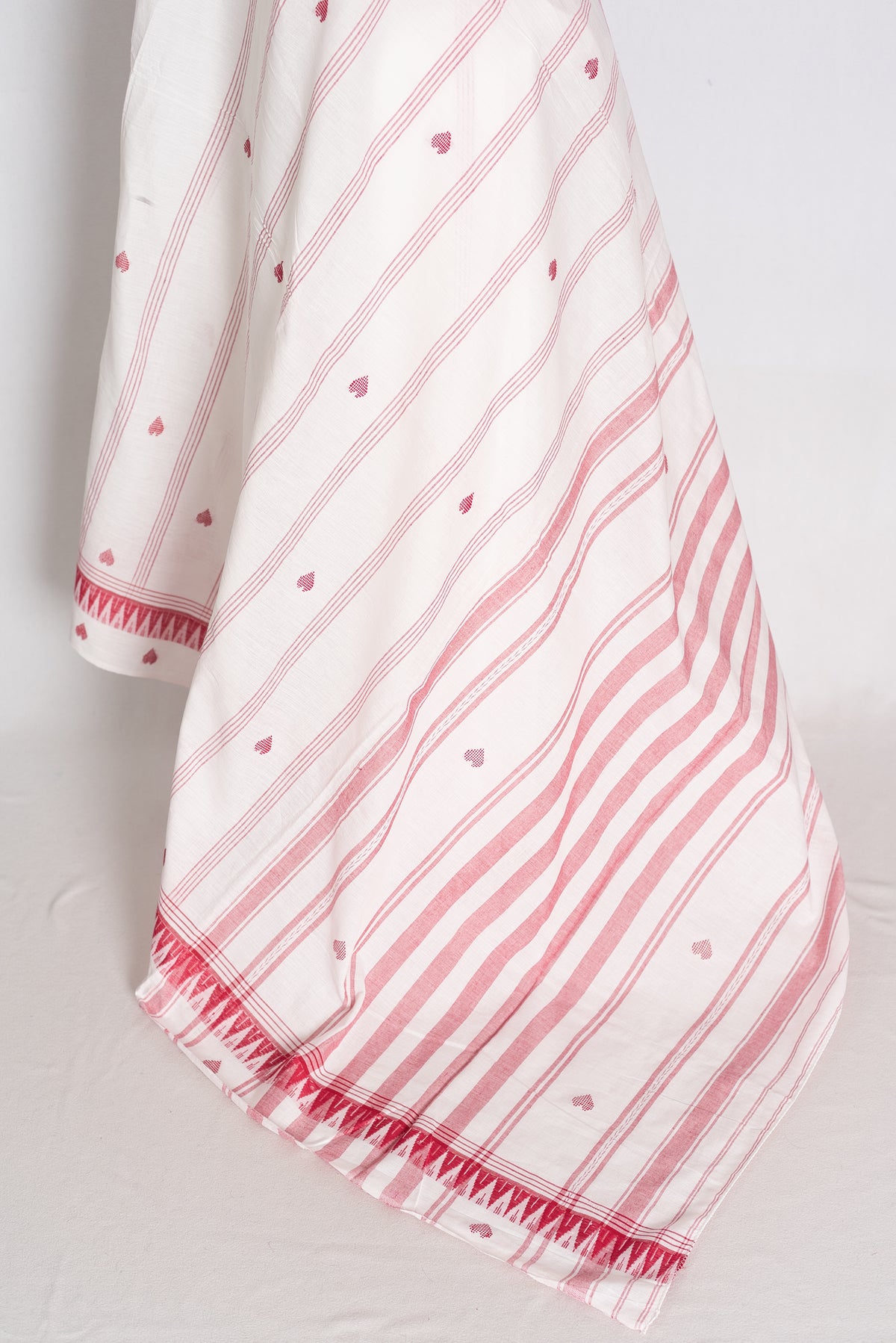 Shweta: White and Red Soft Cotton Dhaniakhali Bengali Saree image 4