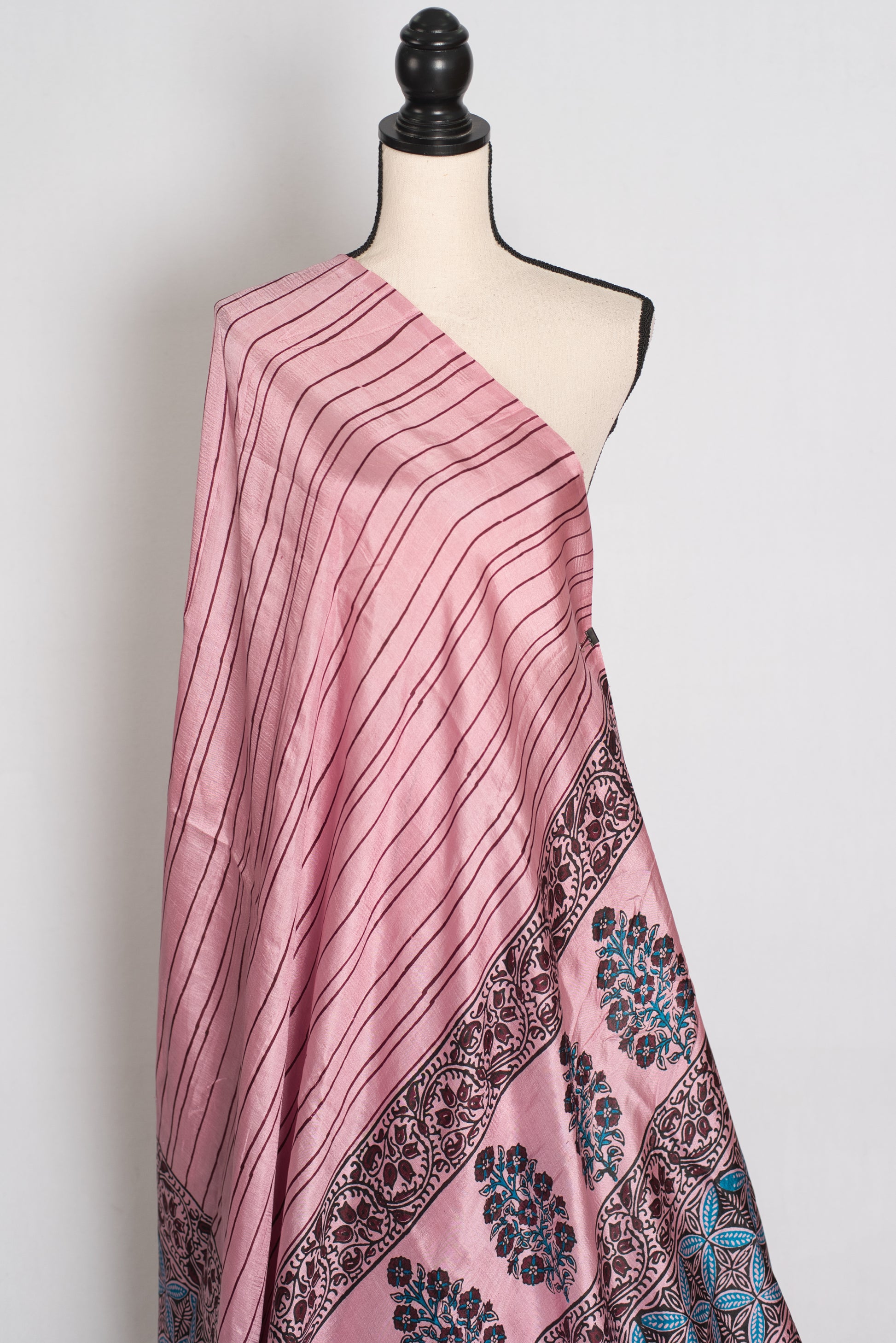 Archana : Soft Pink and Black Hand Block Printed Murshidabad Silk Saree image 4