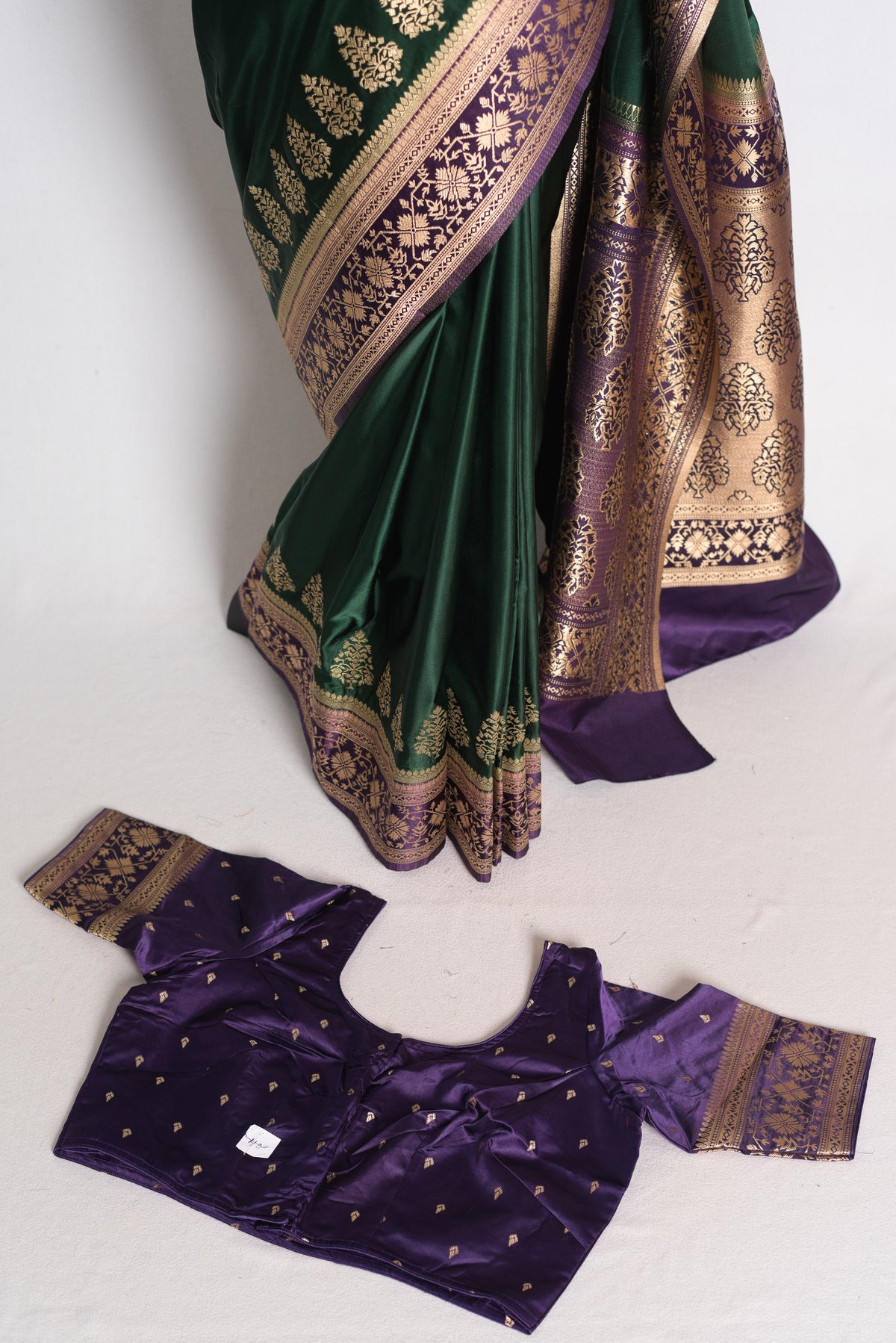 Soi: Bottle Green Semi Mashru Valkalam Banarasi Saree with 40 Size Blouse image 2