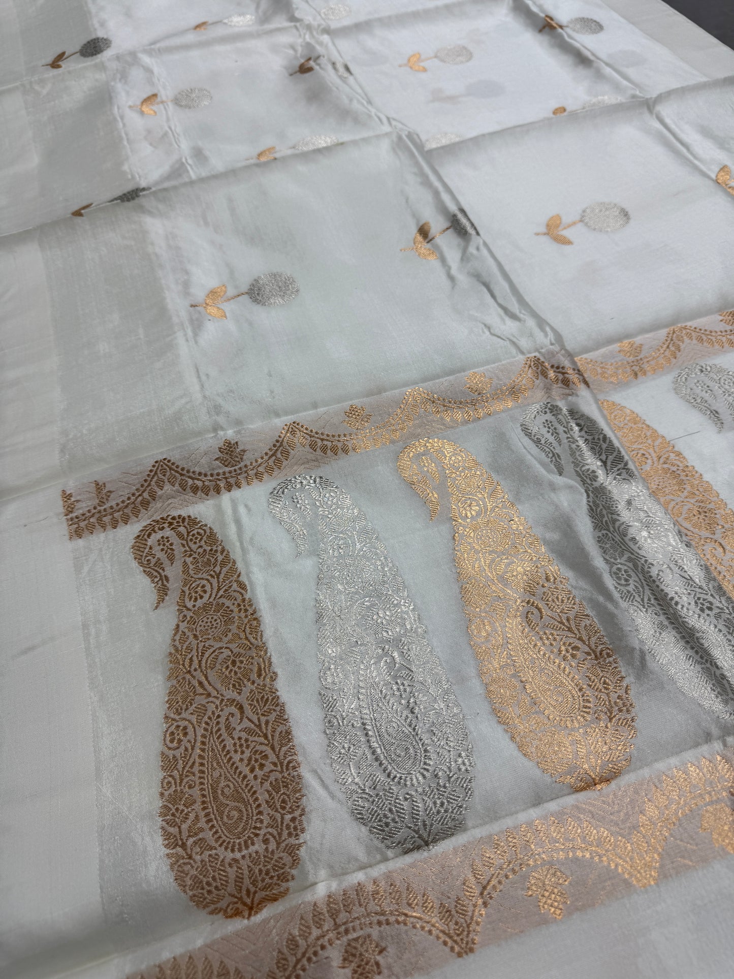 Ganga : White Silk Banarasi Saree with 36 Size Stitched Blouse image 5