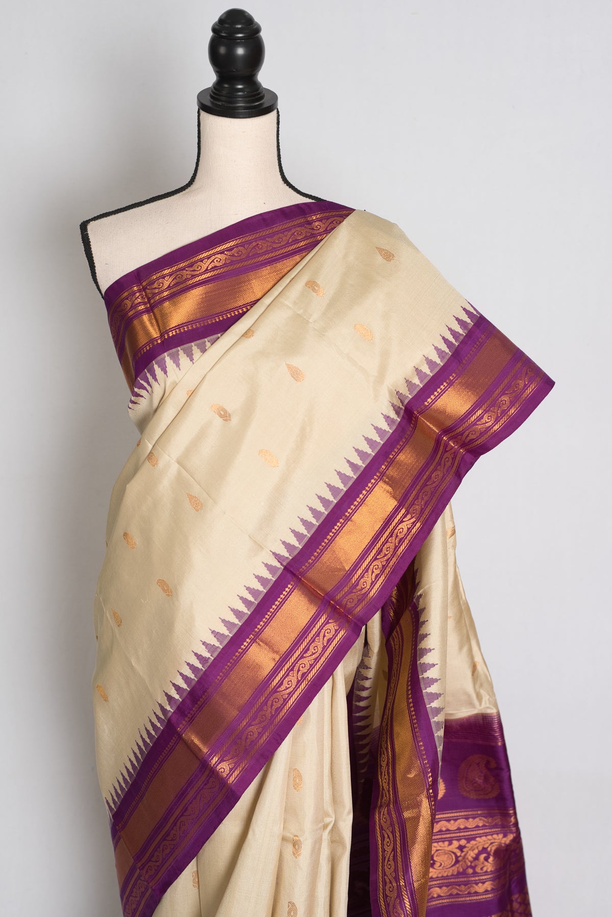 Sree : Clay White and Purple Handwoven Gadwal Silk Saree with Gold Zari image 6