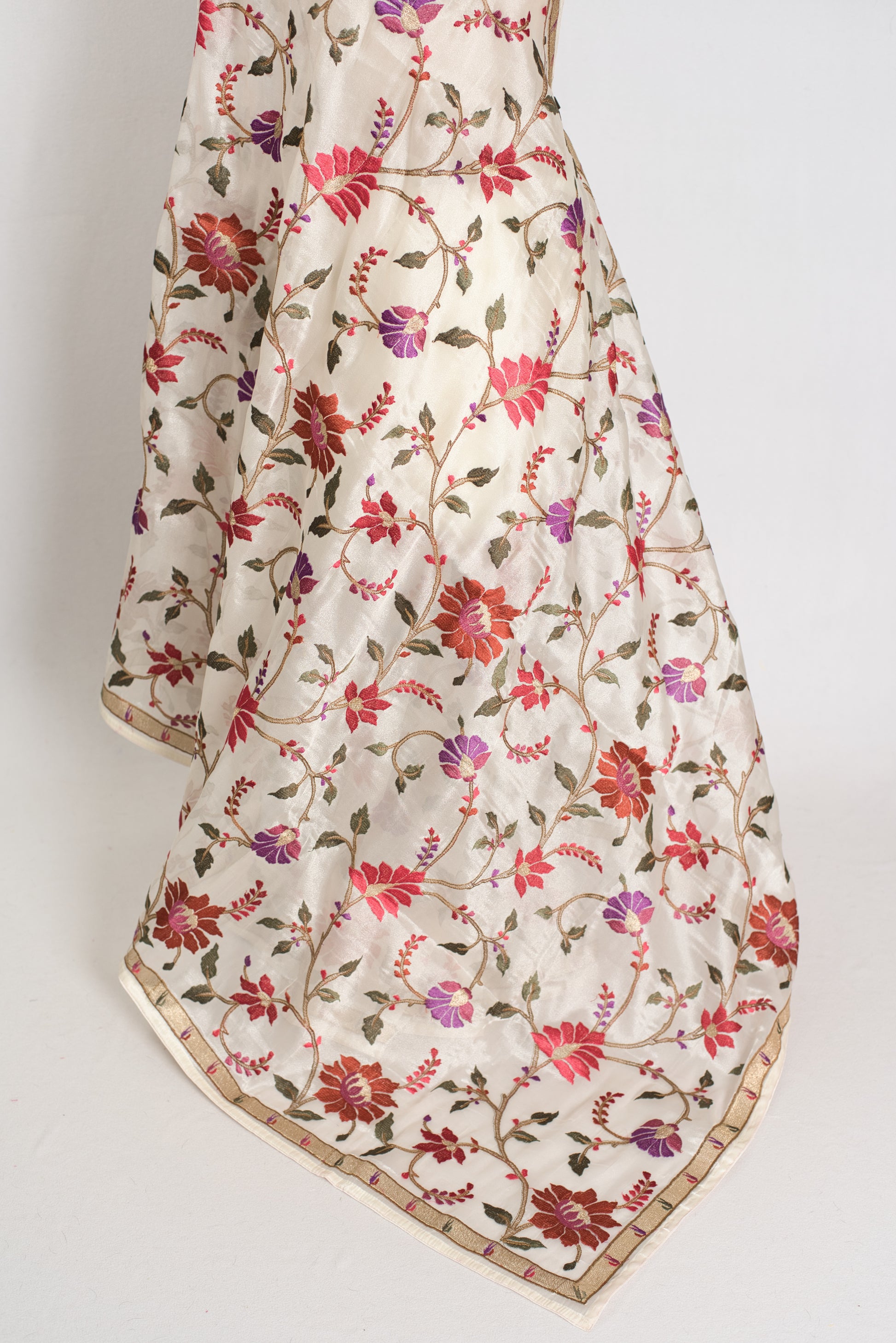 Madhavi : Organza Designer Saree with Heavy Embroidery Work in Off White image 4