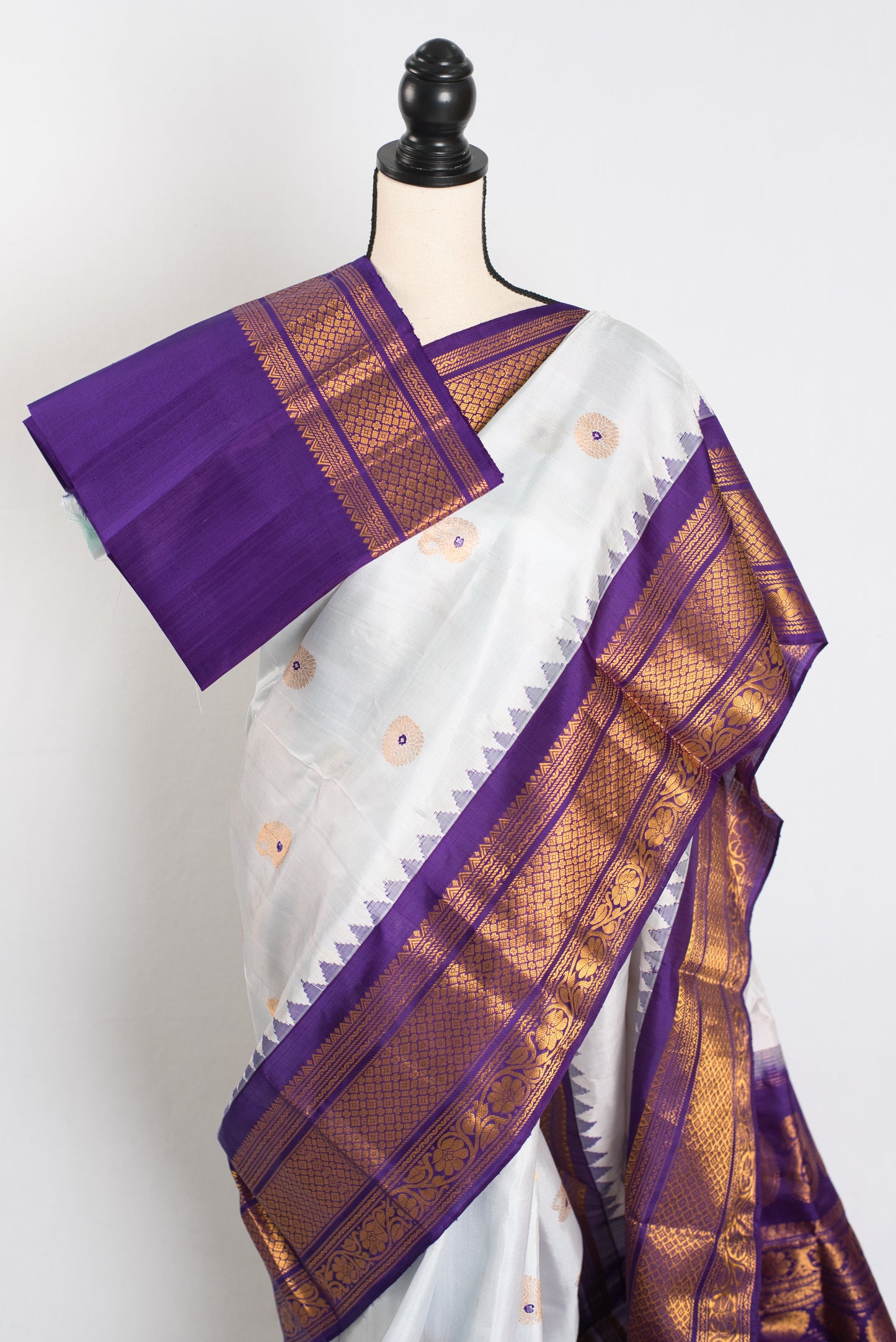Bimala : Wide Border Kanji Gadwal Silk Saree in Pale Mauve and Purple image 2