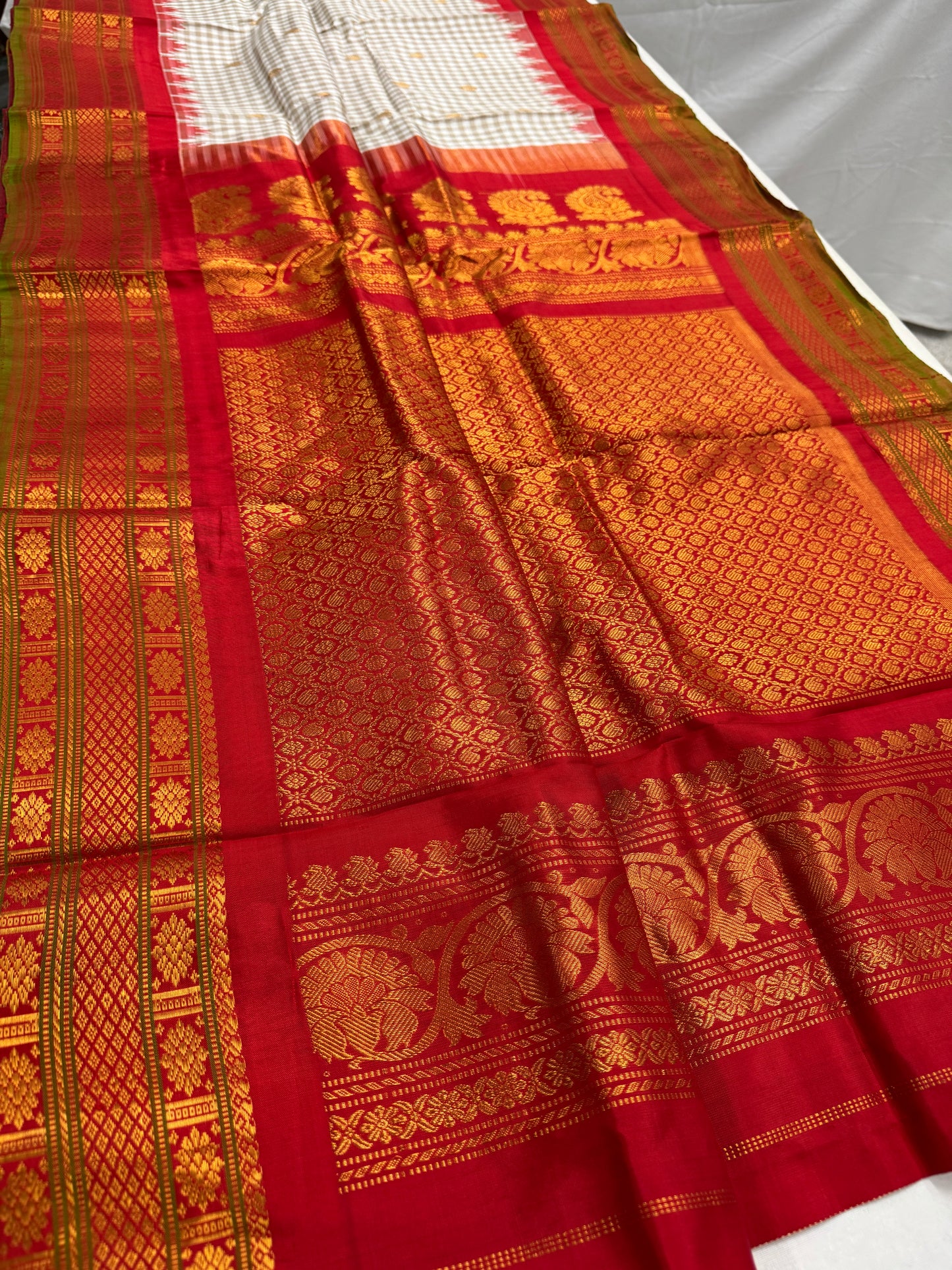 Kavya : Silk Mark Certified Micro Checks Kanji Gadwal Silk Saree image 3