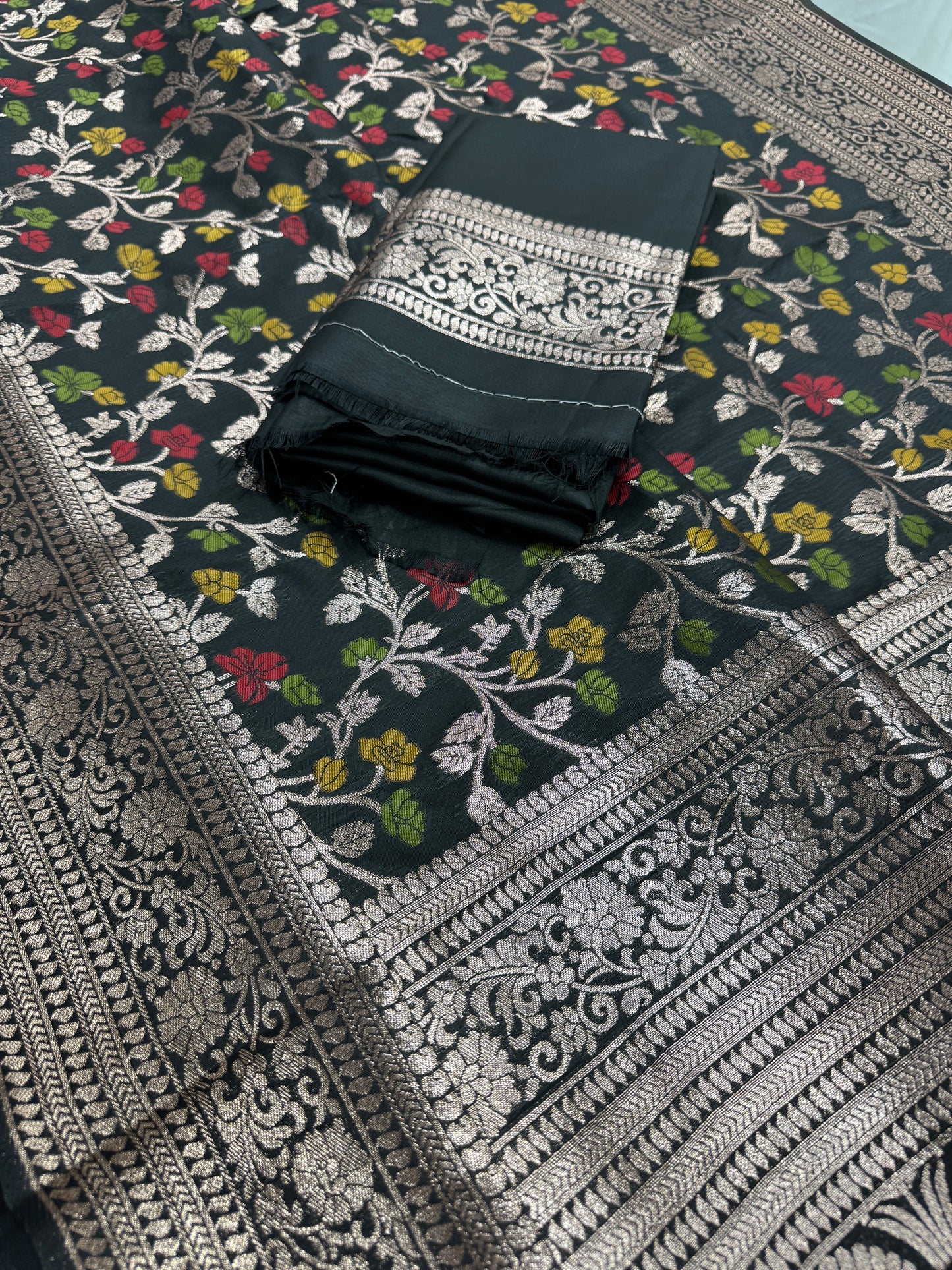 Krishna : Budget Friendly Black Jaal Banarasi Saree in Blended Silk image 2