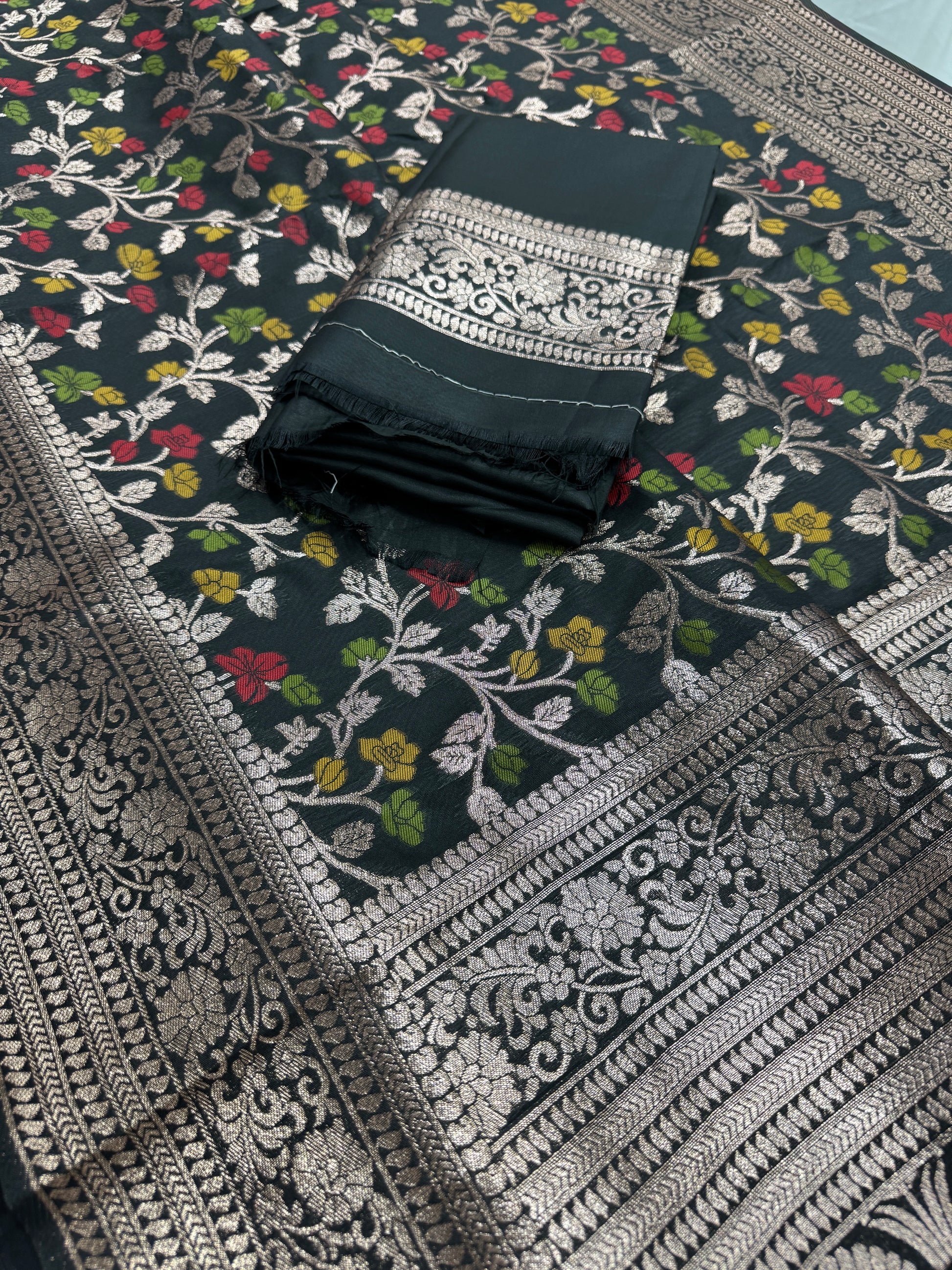 Krishna : Budget Friendly Black Jaal Banarasi Saree in Blended Silk image 2