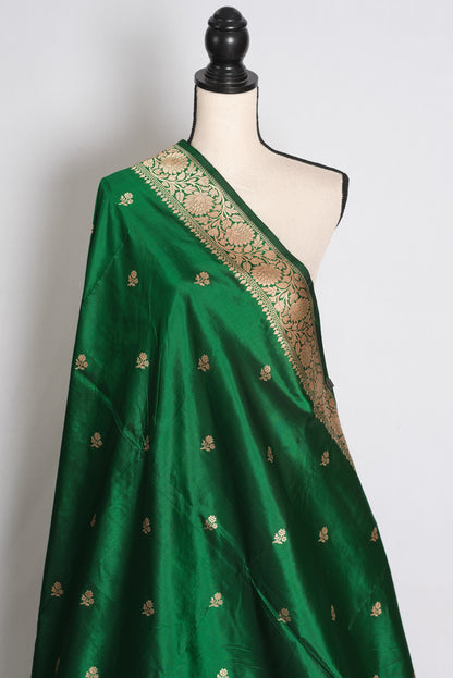 Farheen: Emerald Green and Gold Banarasi Mango Silk Saree with Blouse Piece image 4