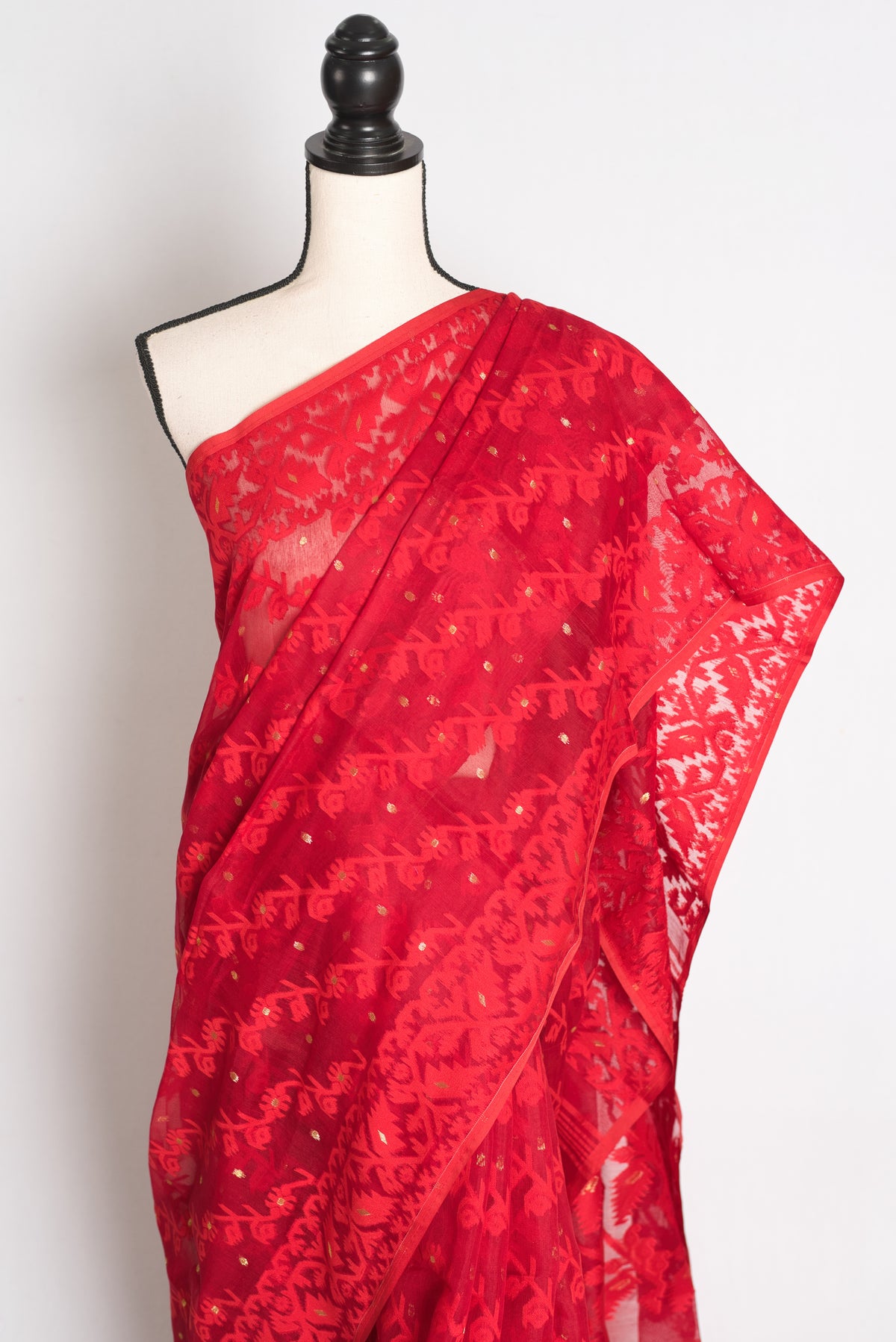 Ishq : Crimson Red and Gold Soft Blended Cotton Bengali Jamdani Saree image 2