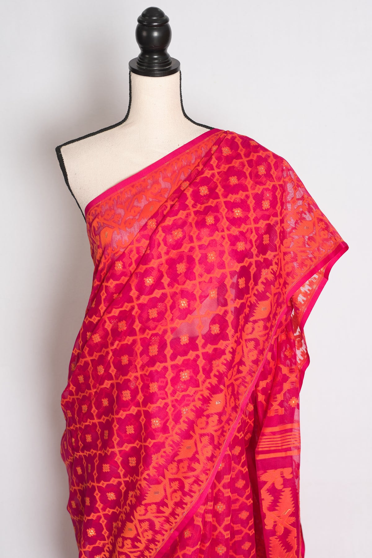 Nagma : Pink and Orange Soft Blended Cotton Jamdani Saree image 2