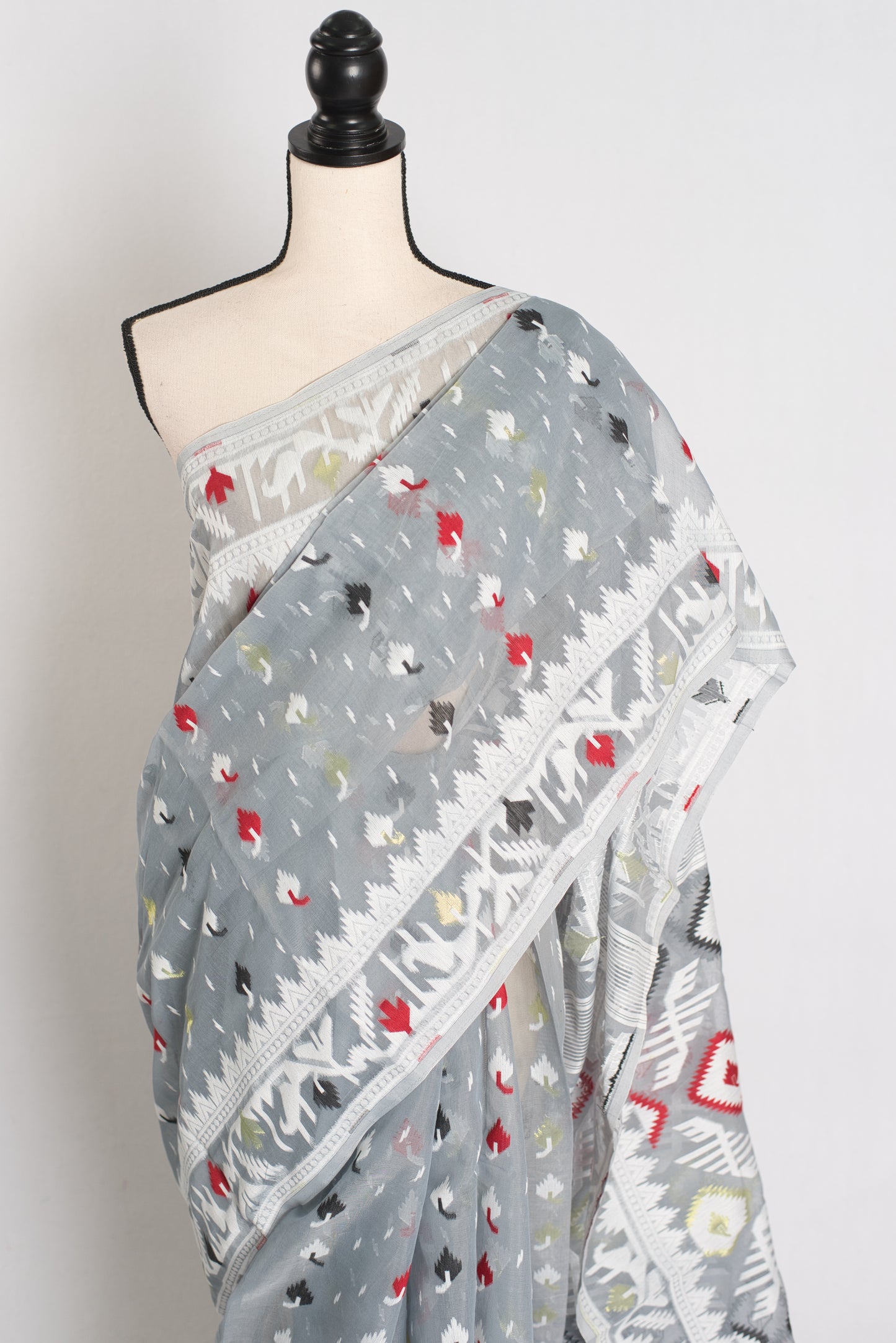 Mandar : Gray Blended Soft Cotton Jamdani Bengali Saree image 2