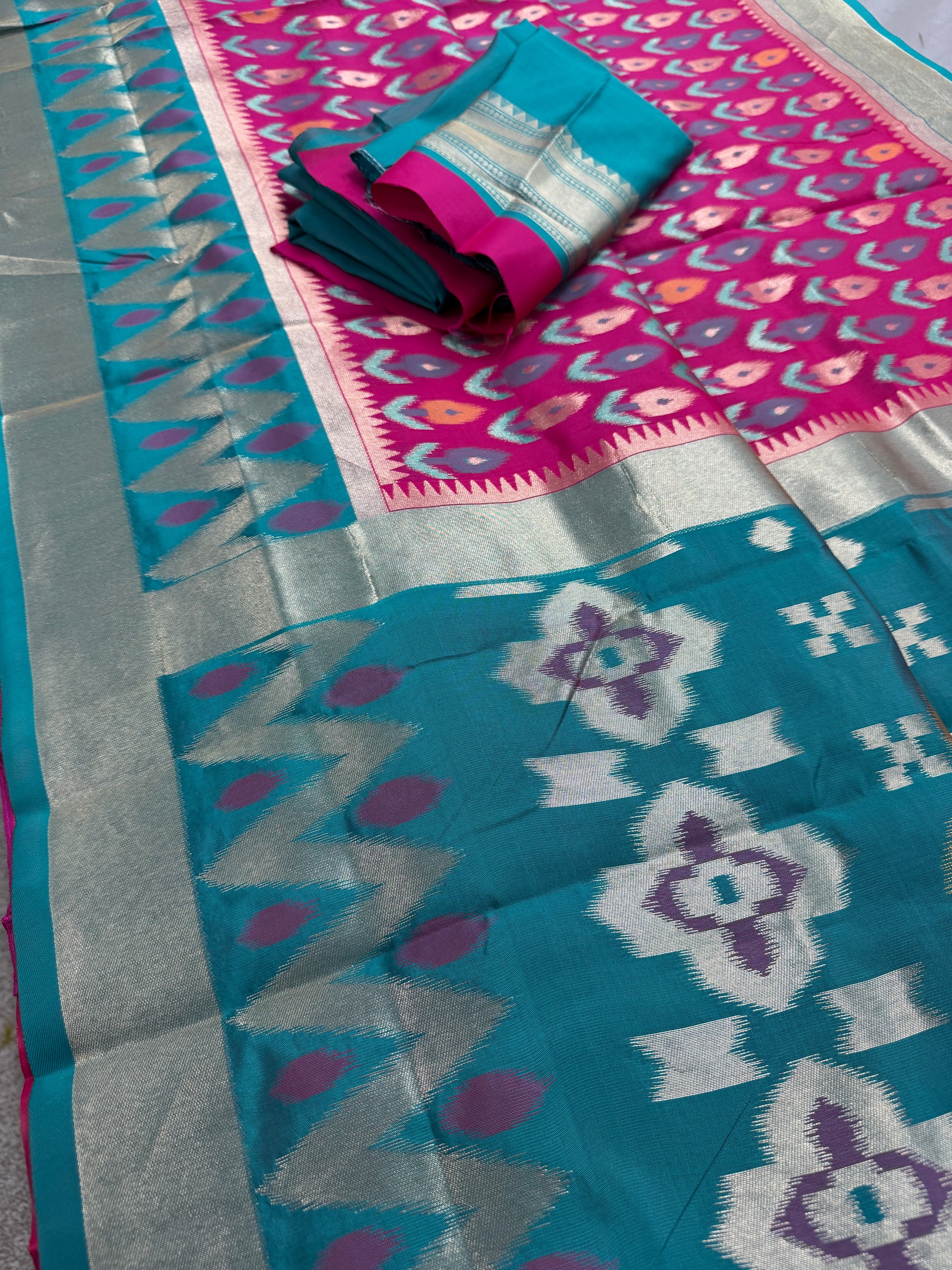 Kalyani | Hot Pink & Rama Green Art Silk Pochampally Saree image 2