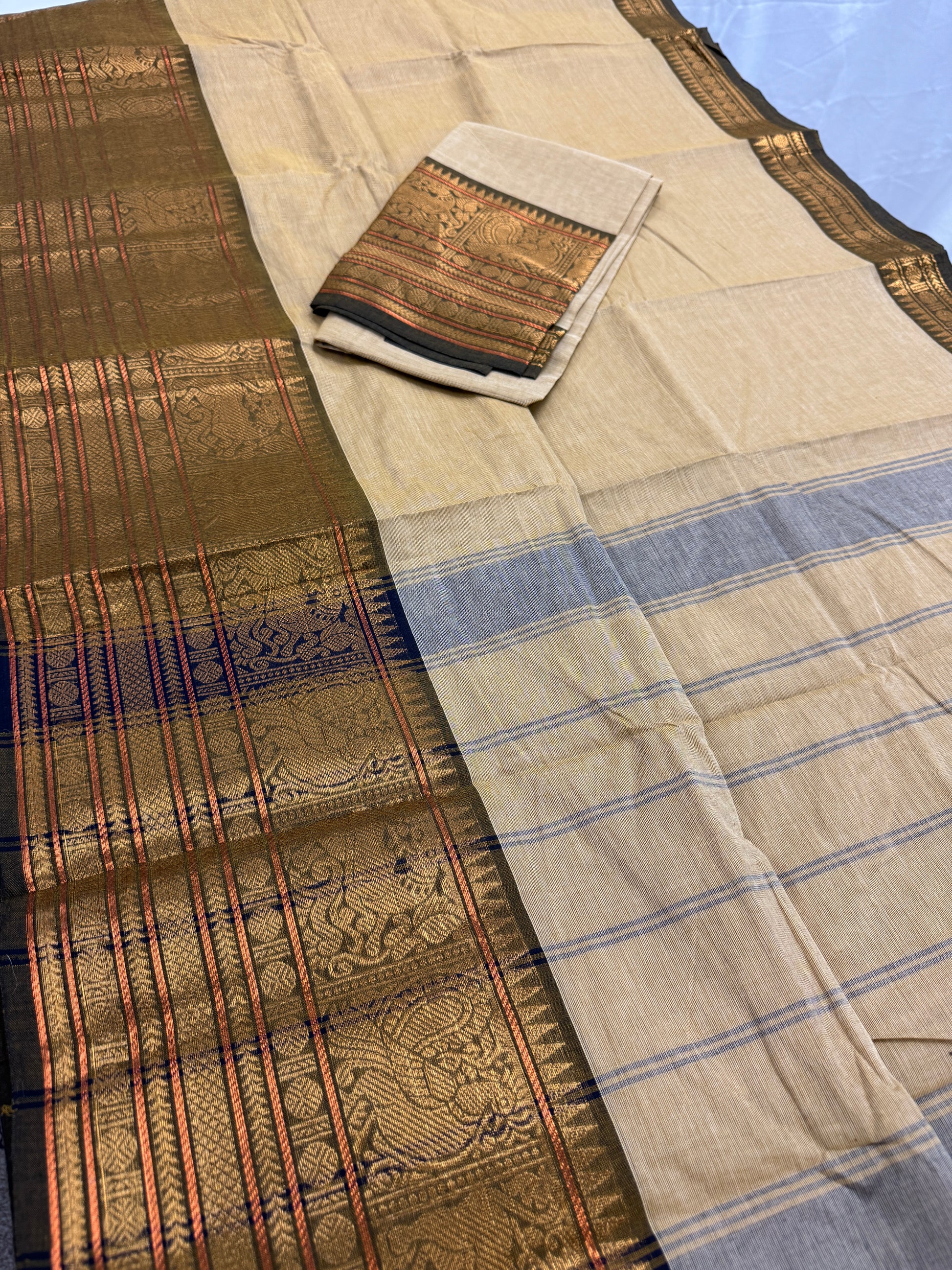 Sanvi : Handwoven Kanchi Cotton Saree in Light Brown and Henna Green image 3