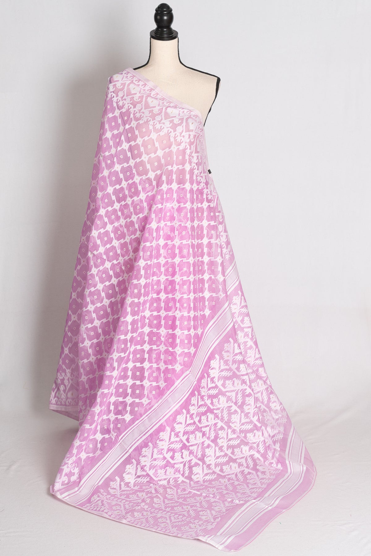 Lilac and White Jamdani saree — front view