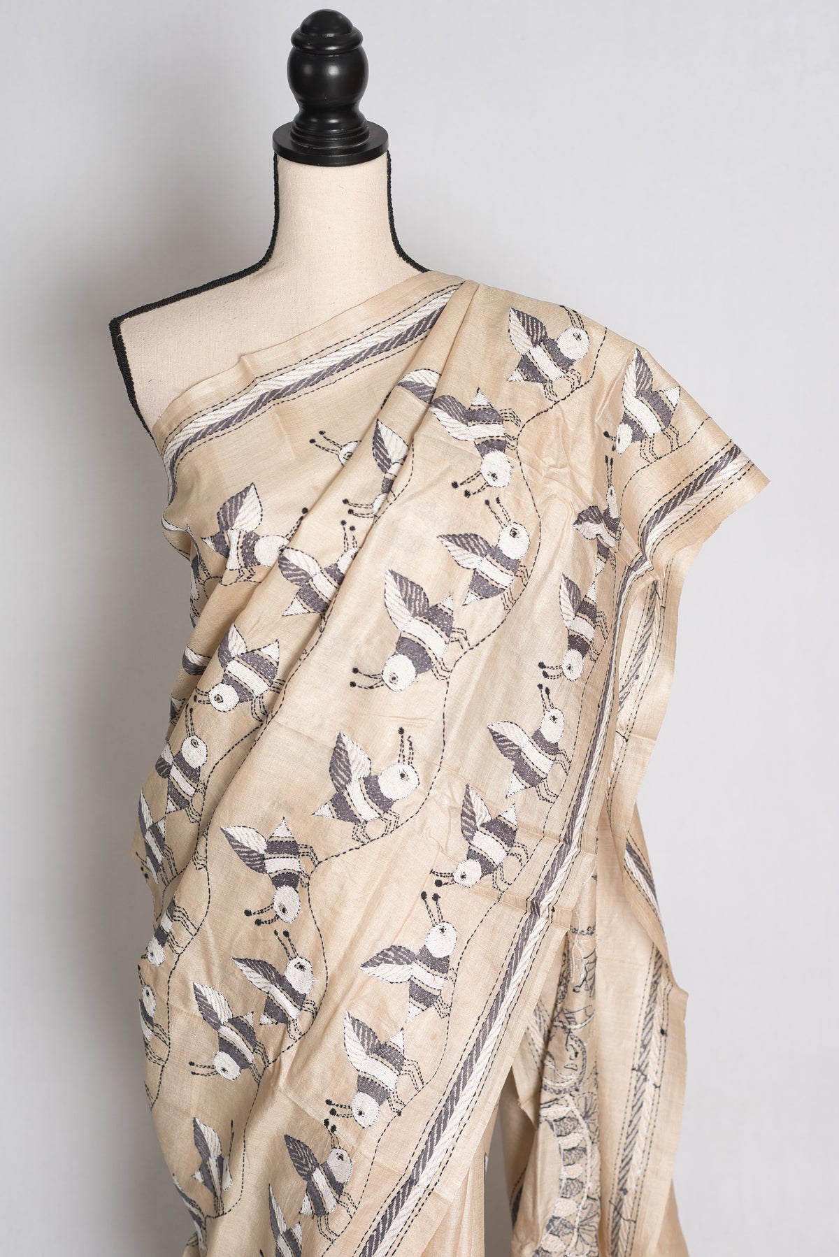 Bhromor: Hand-Embroidered Kantha Stitch Gachi Tussar Silk Saree image 2