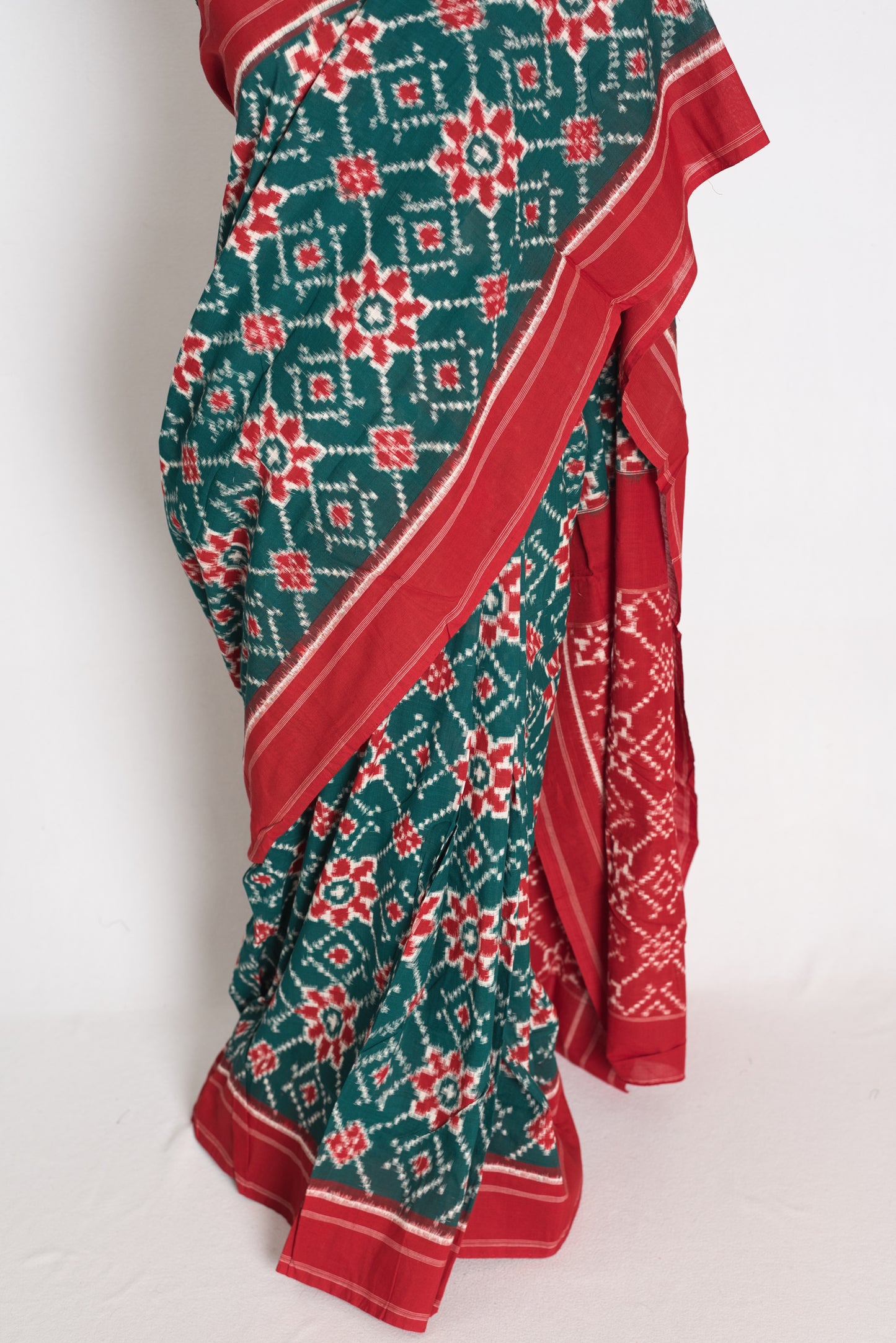 Jui : Bottle Green & Red Telia Rumal Pochampally Double Ikat Pure Cotton Saree image 5
