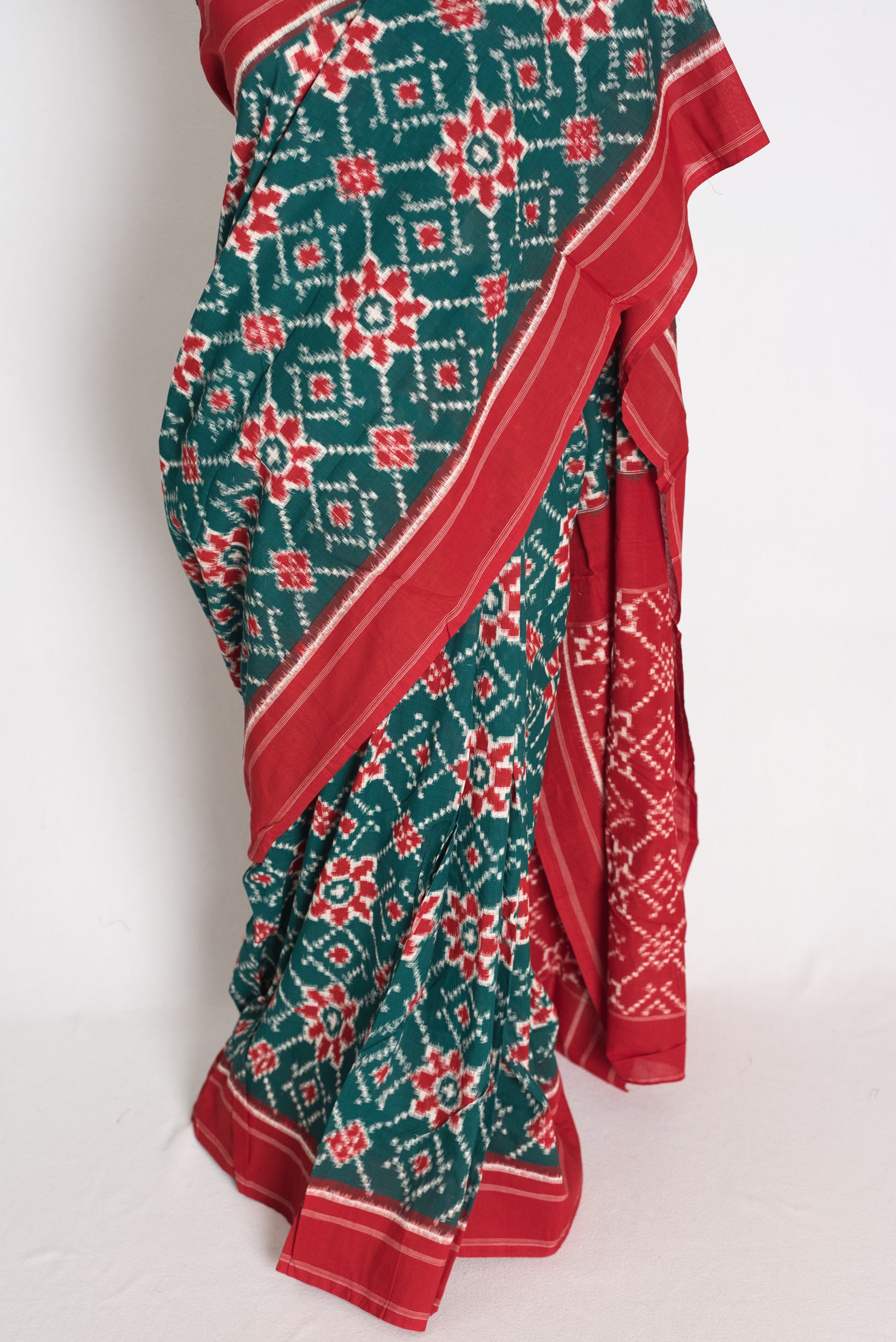 Jui : Bottle Green & Red Telia Rumal Pochampally Double Ikat Pure Cotton Saree image 5