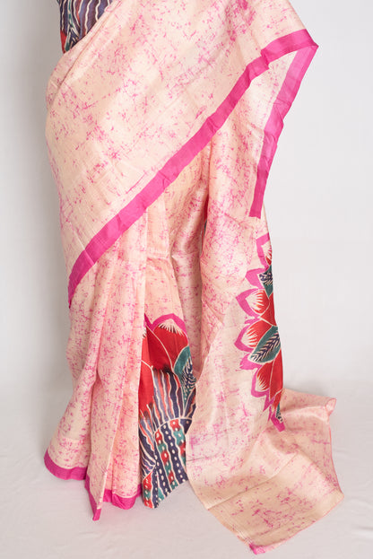 Dhriti : Cream and Pink Contemporary Floral Crack Batik Pure Silk Saree image 5
