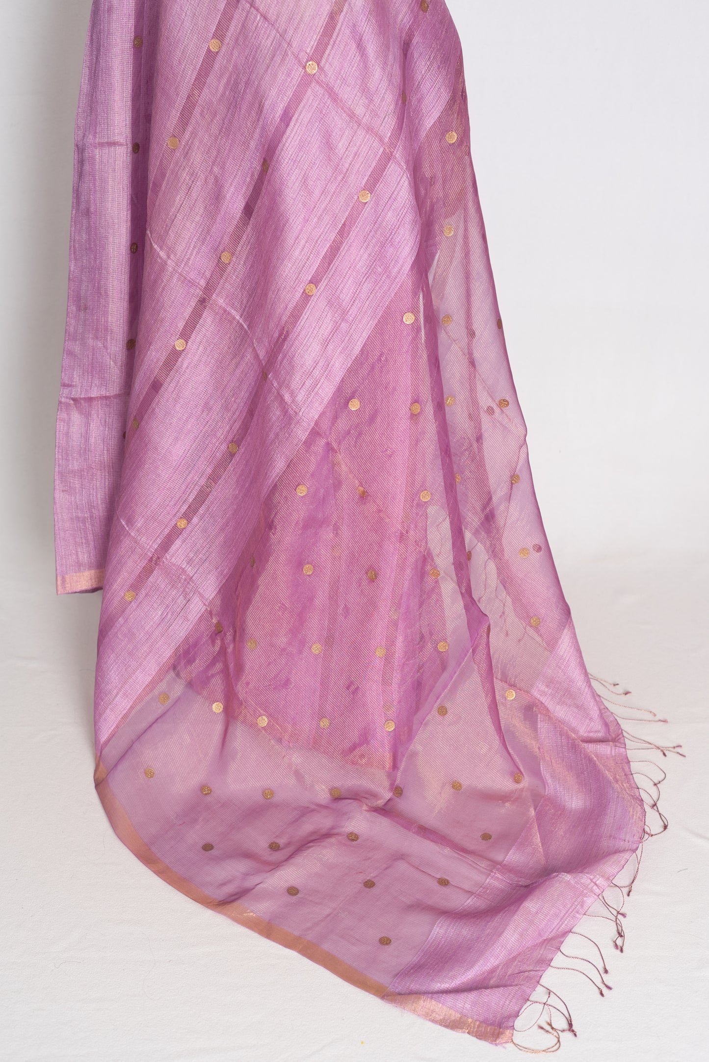 Sangya Lavender Pure Matka Tissue Bengali Handwoven Saree with Woven Gini Sequin image 3