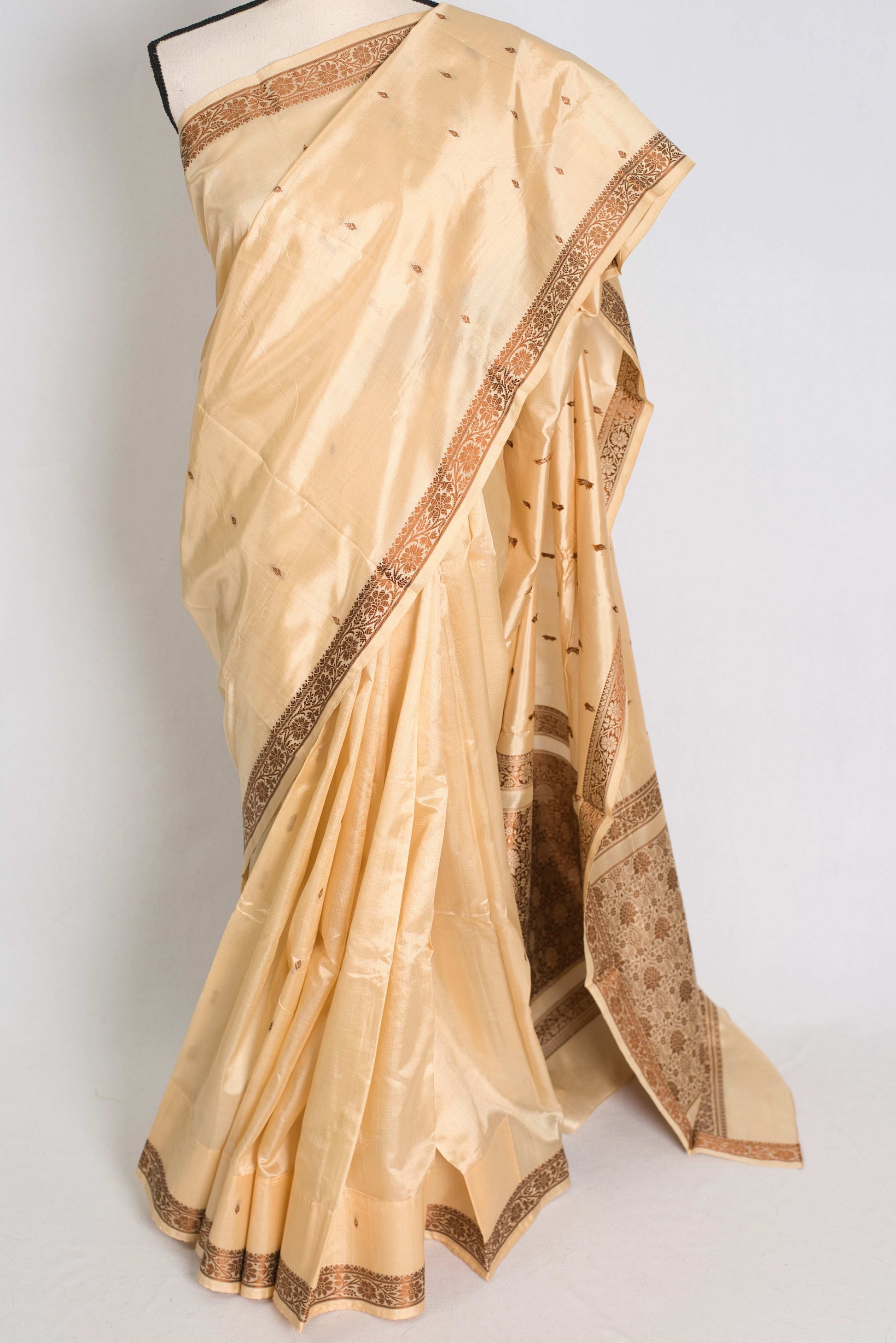 Lima : Certified Silk Banarasi Saree with Resham Work in Beige Cream image 6