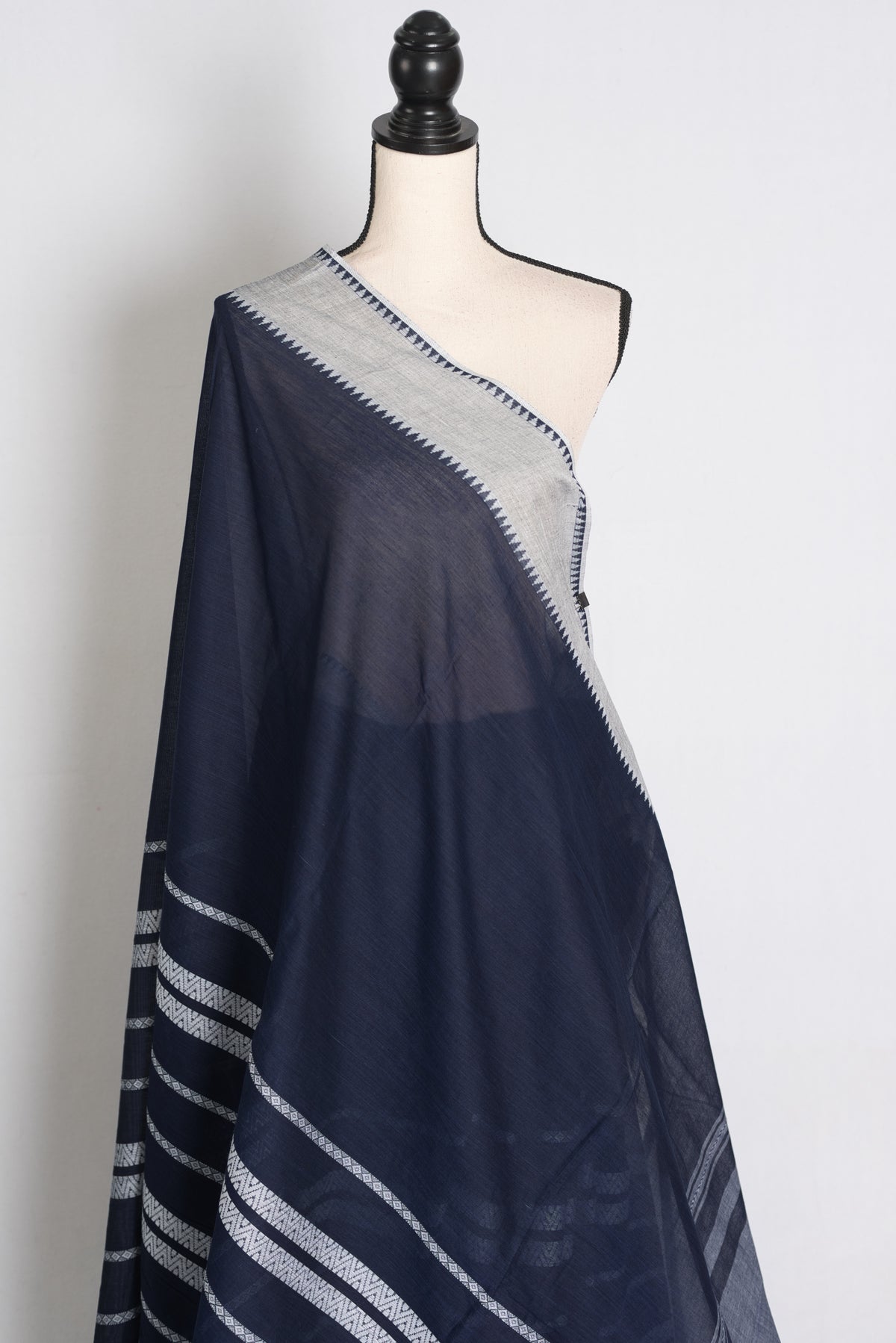 Dark Blue and Grey Dhaniakhali saree — detail view