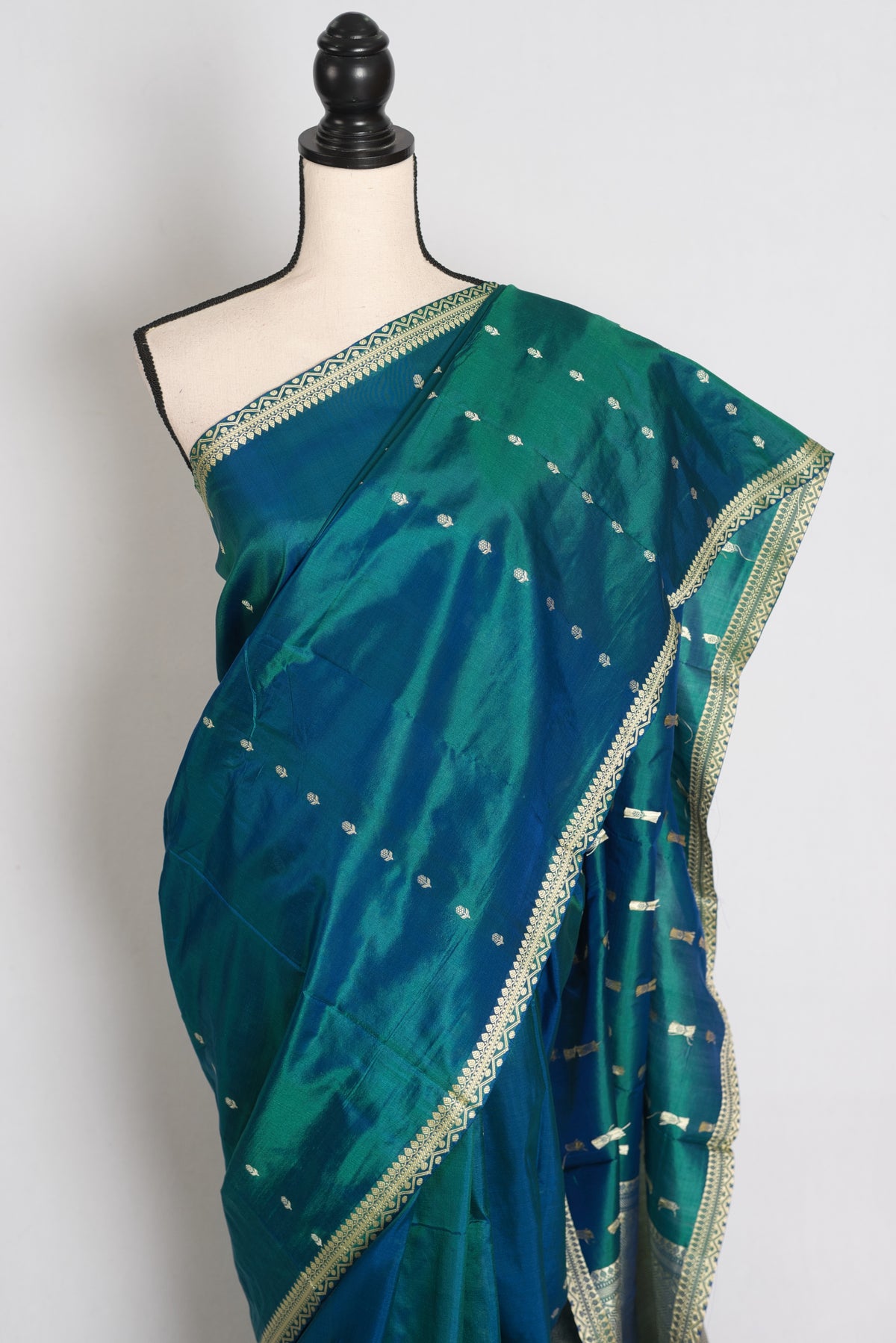 Peacock Green Banarasi saree — pallu view