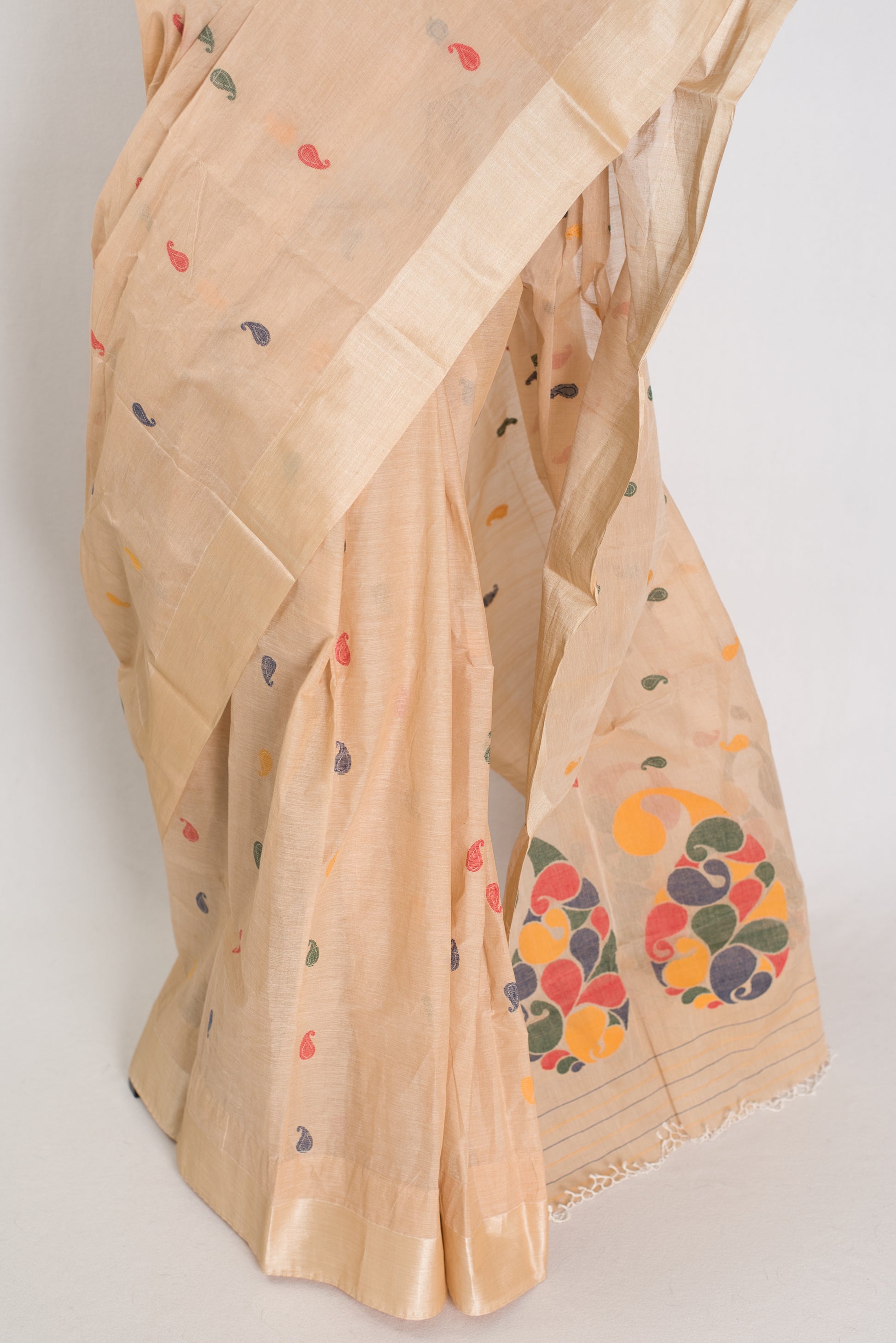 Sandhya | Handwoven Bengal Cotton Jamdani Saree with Tussar Silk Border image 4