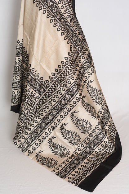 Nandini | Off-White & Black 3-Ply Murshidabad Block Printed Pure Silk Saree image 4