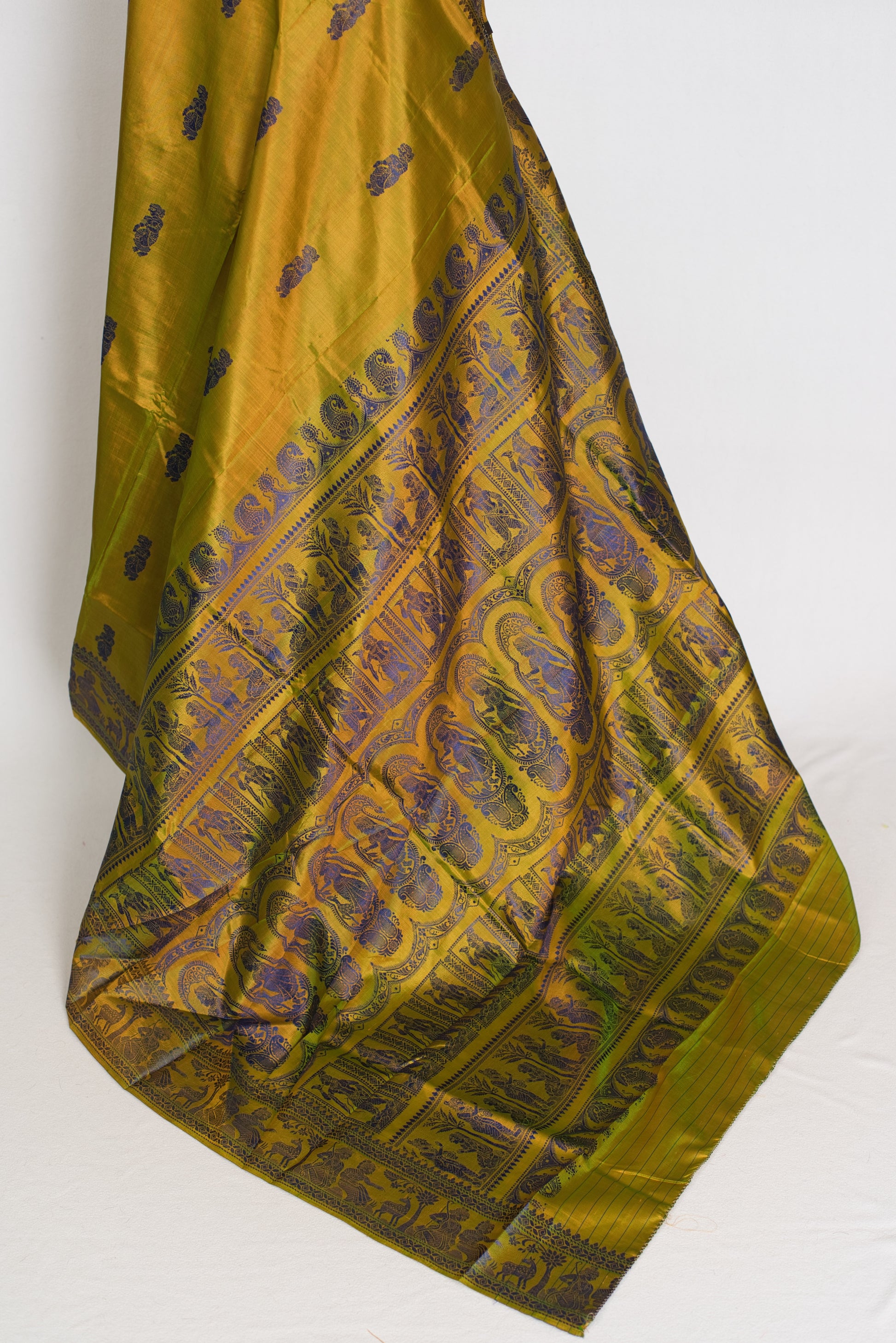 Bithi | Heena Green Handwoven Bishnupuri Baluchari Silk Saree | 38 Size Blouse image 4