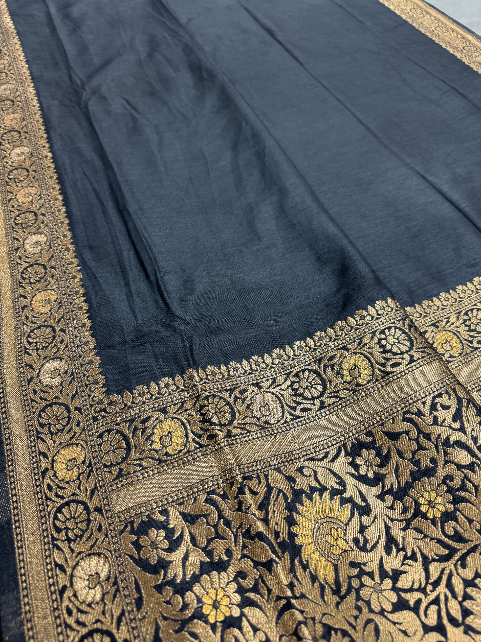 Sumita : Budget Friendly Blended Valkalam Banarasi Saree in Dark Grey image 3