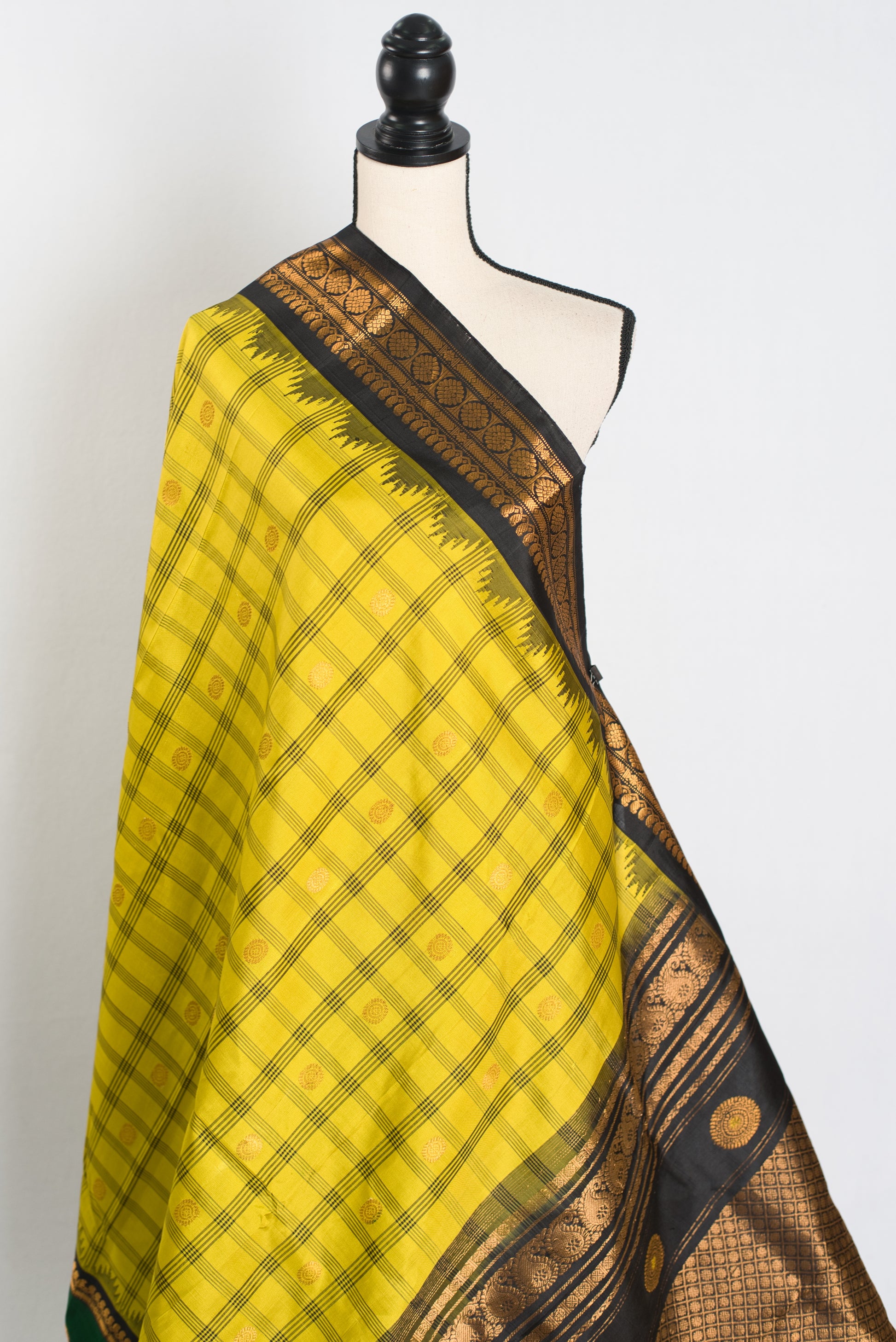 Brinda : Exclusive Checks Kanji Gadwal Silk Saree in Pineapple Green and Black image 3