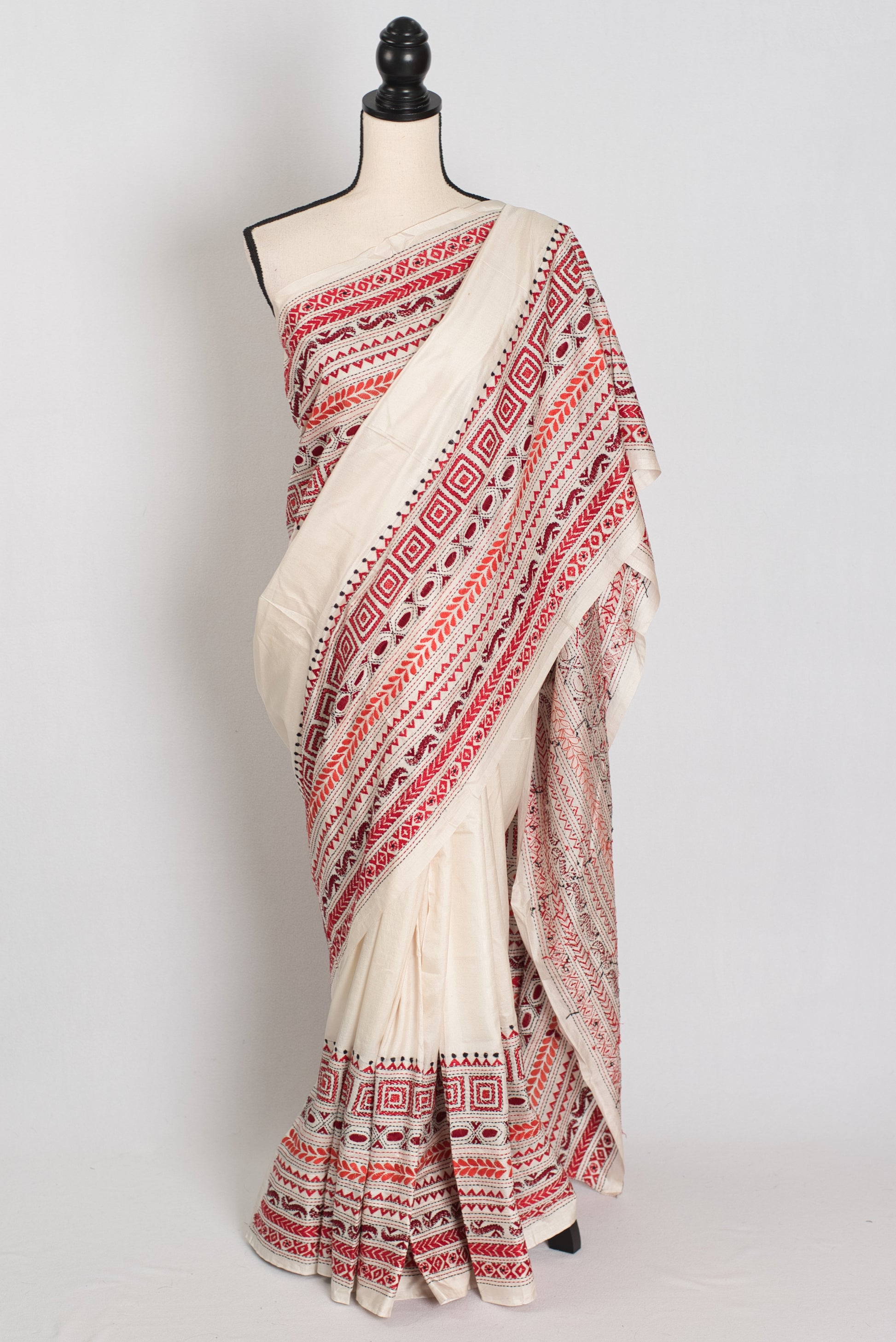 Snigdha: Silk Mark Certified Hand Embroidery Kantha Silk Saree in Off White image 0