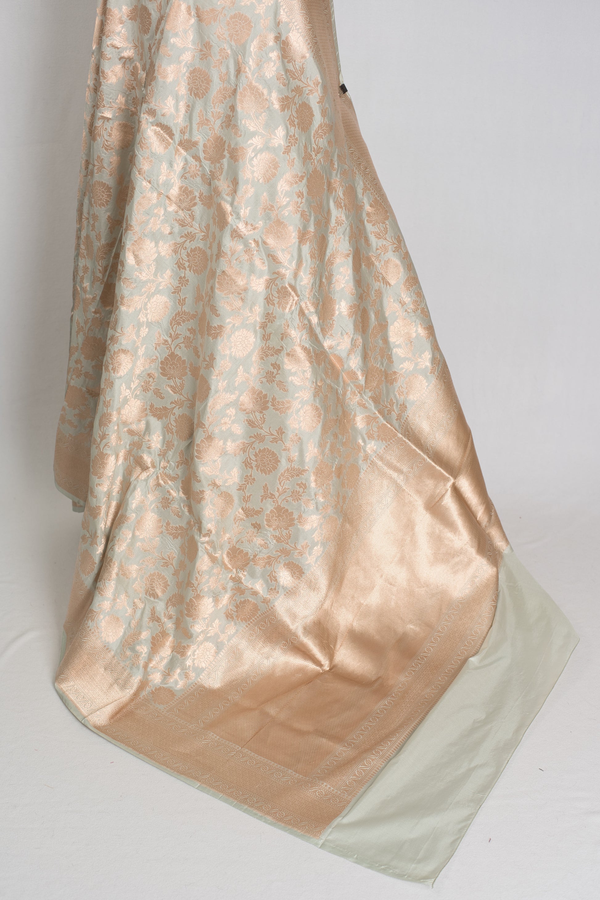 Vibhabhari : Silk Mark Certified Banarasi Saree with 38 Size Stitched Blouse image 4