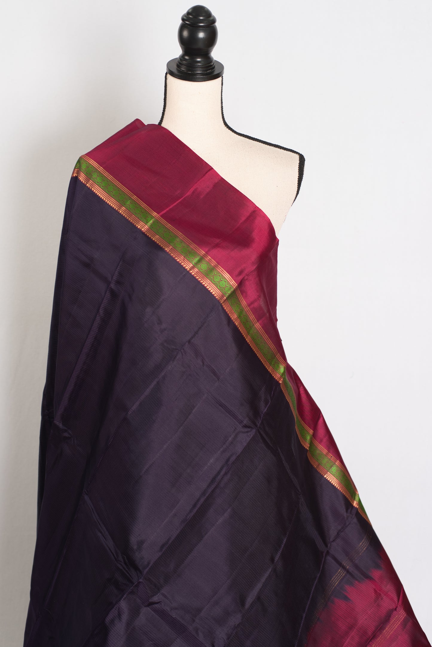 Nisha :Midnight Blue Pure Silk No Zari Kanjivaram Saree with Thread Work image 5