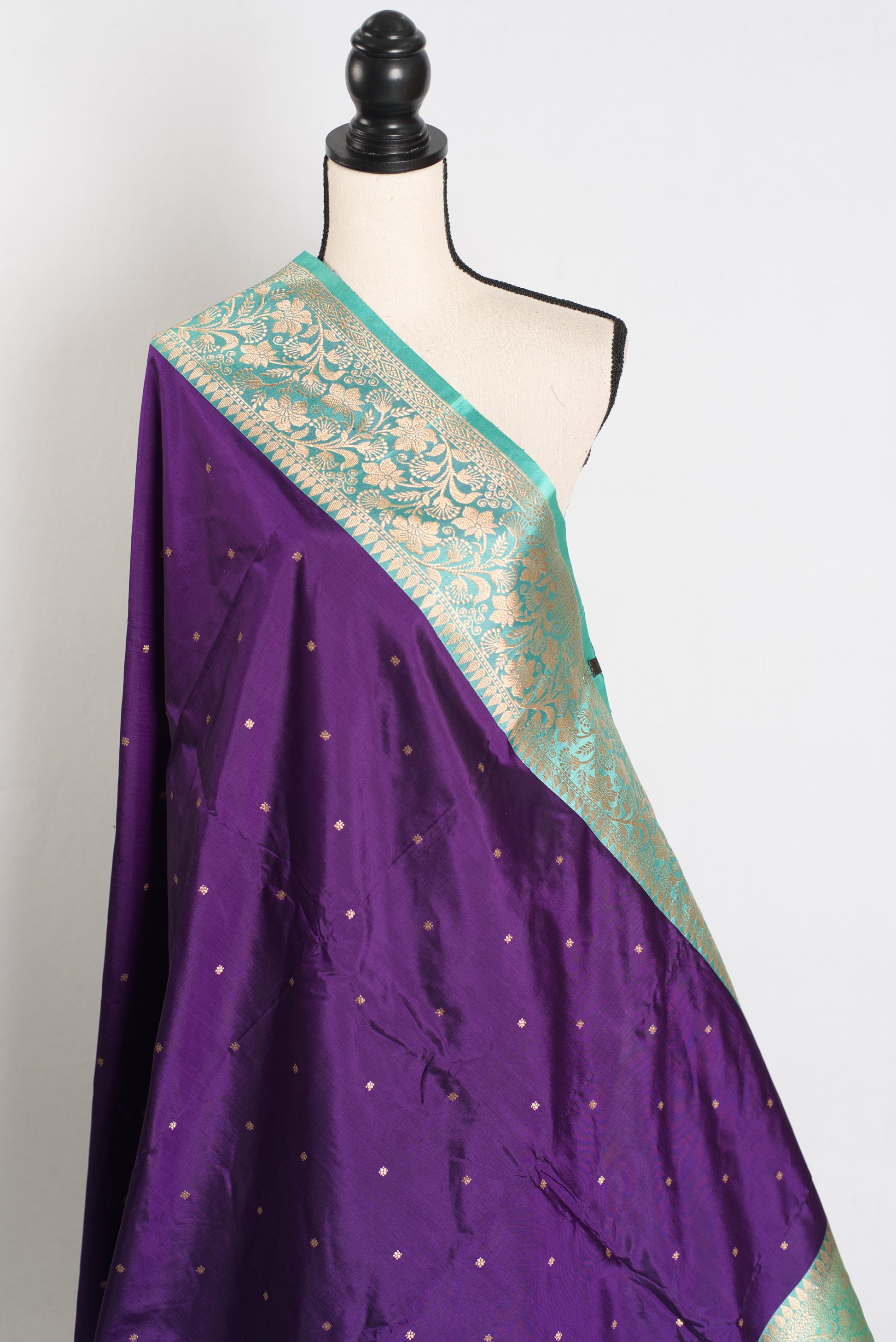 Mili : Silk Mark Certified Katan Banarasi Saree in Purple and Sea Green image 4