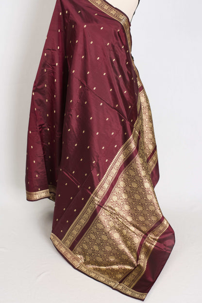 Noori : Certified Silk Burgundy Banarasi Katan Silk Saree with Resham Work image 3
