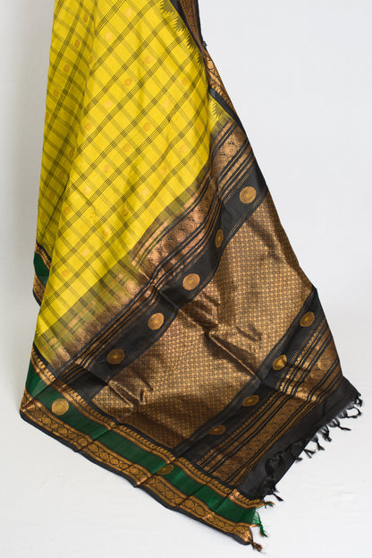 Brinda : Exclusive Checks Kanji Gadwal Silk Saree in Pineapple Green and Black image 4