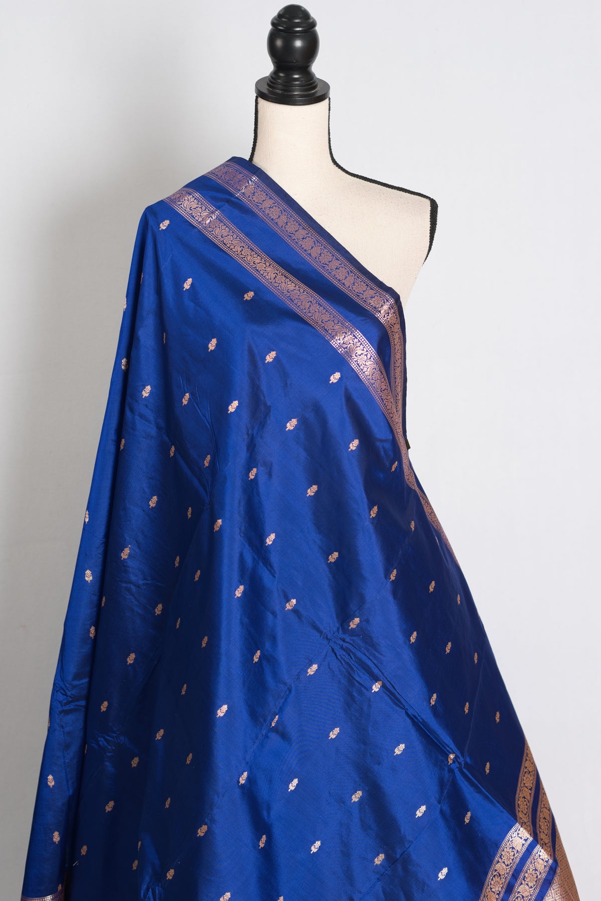 Royal Dark Blue and Antique Gold Banarasi saree — border detail