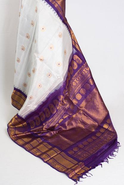 Bimala : Wide Border Kanji Gadwal Silk Saree in Pale Mauve and Purple image 3