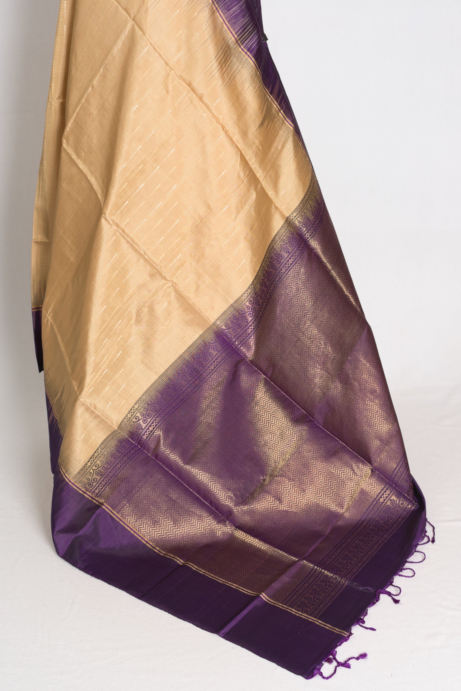 Nita : Beige and Deep Purple Lightweight Pure Kanjivaram Silk Saree image 3