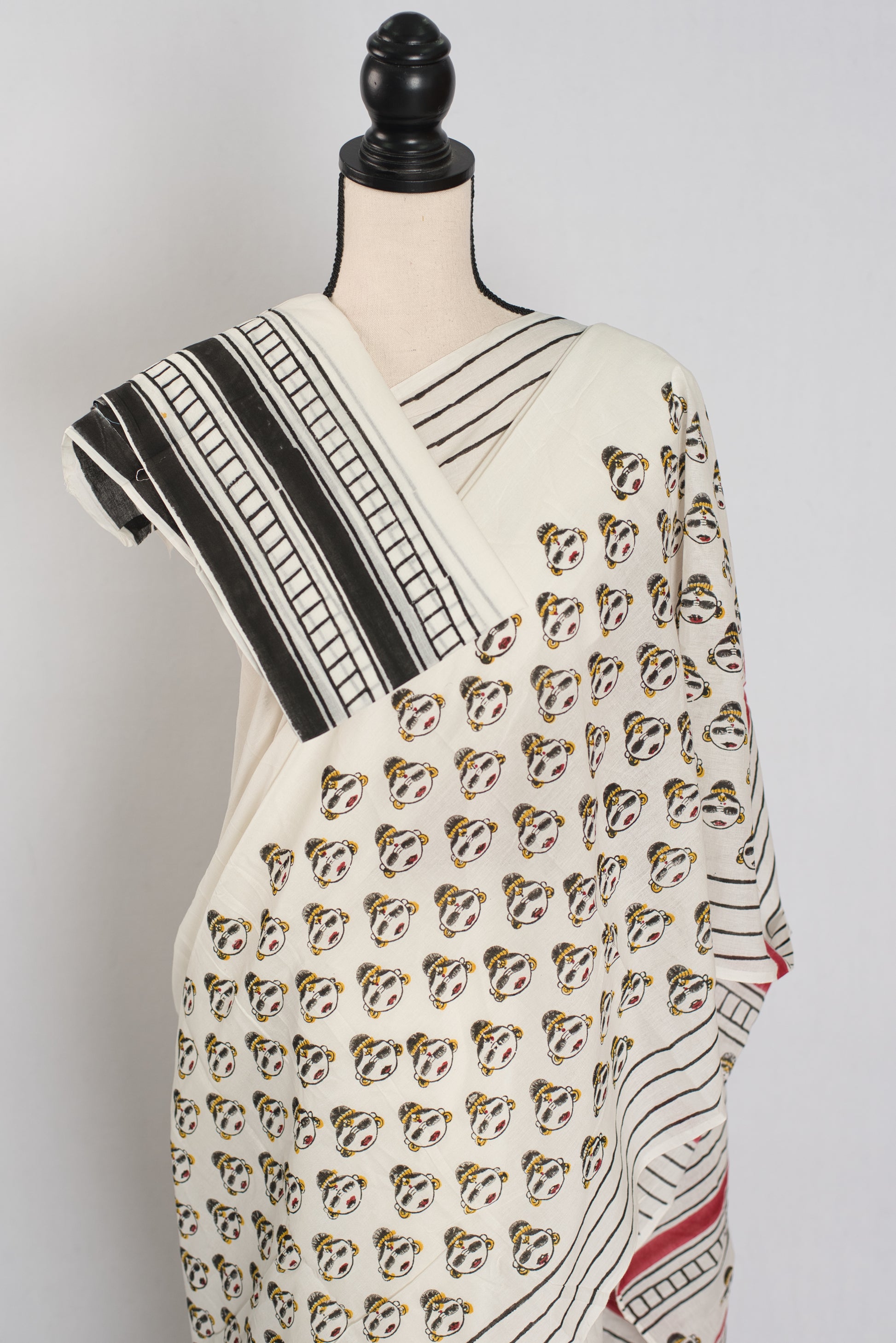 Sandhi: White & Black Contemporary Printed Mulmul Cotton Saree image 2