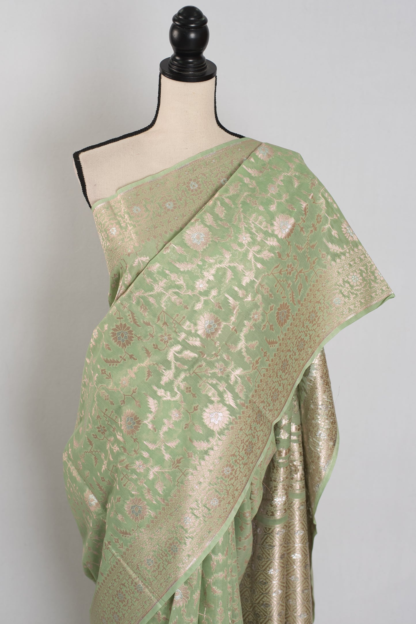 Mohini: Sea Green & Gold Jamdani Banarasi Saree | Cotton Silk Fusion image 6