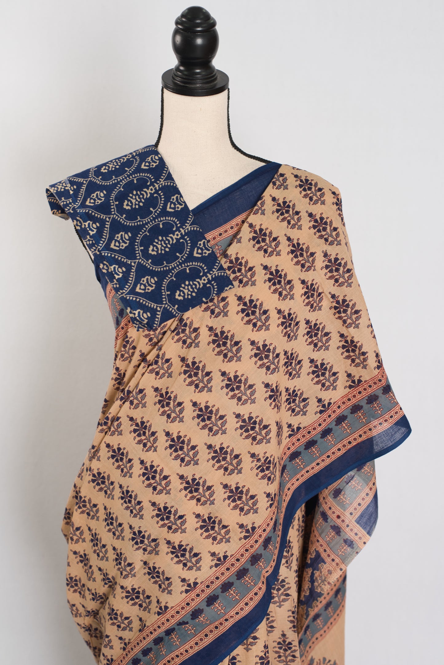 Jia: Beige & Blue Kalamkari Printed Mulmul Cotton Saree image 2